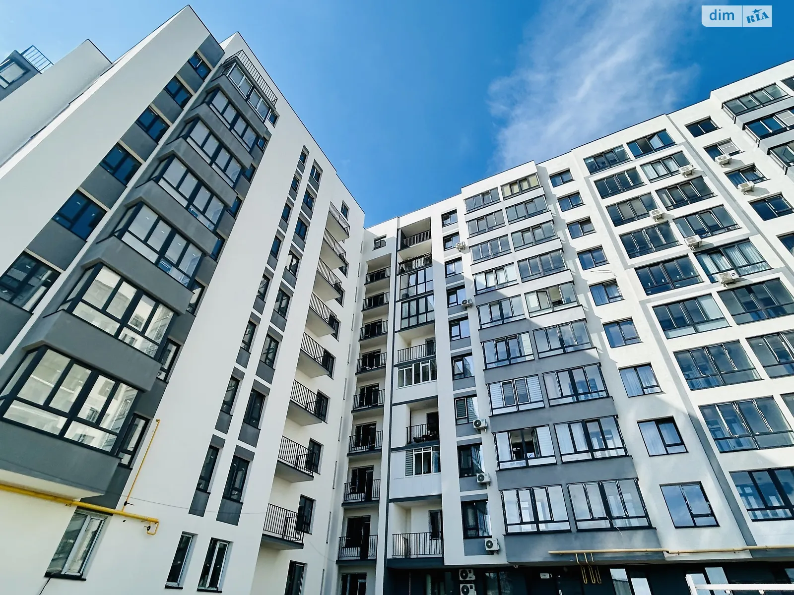 Продається 1-кімнатна квартира 58 кв. м у Львові, вул. Довга, 30 - фото 1