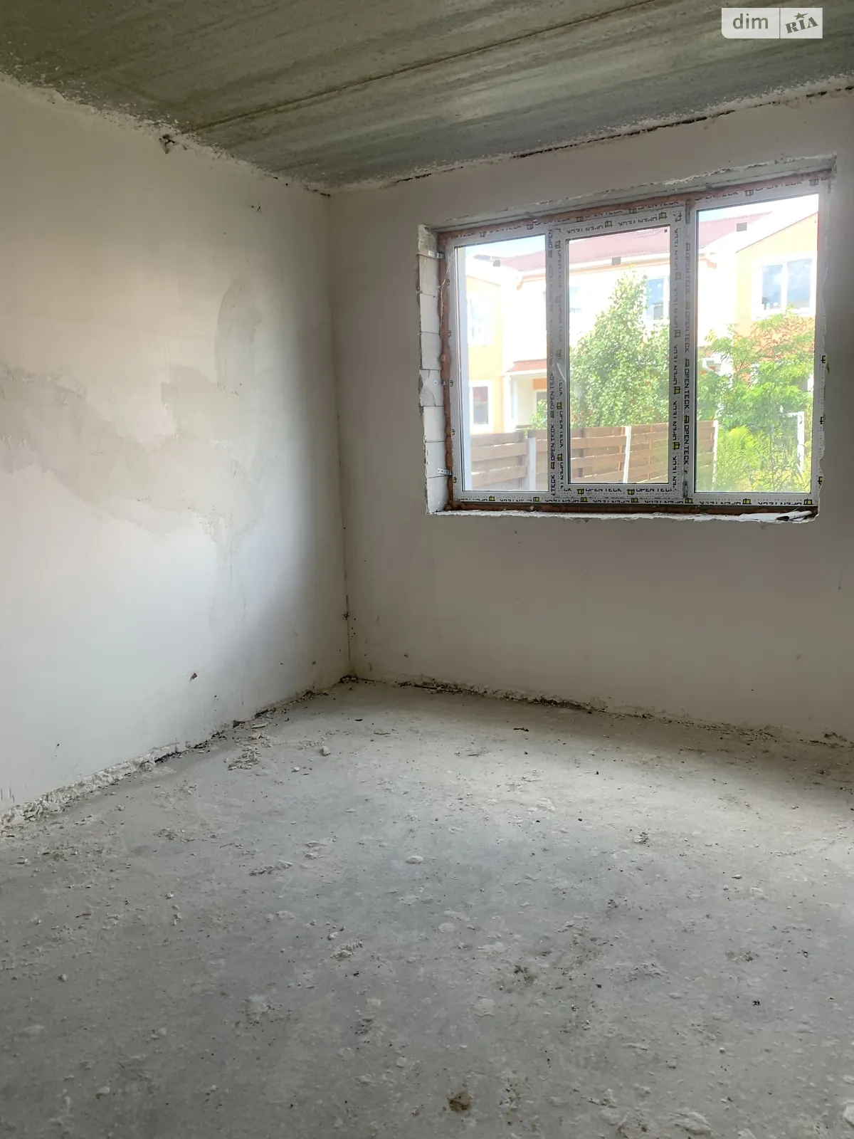 Продается дом на 2 этажа 62 кв. м с гаражом, цена: 49500 $ - фото 1