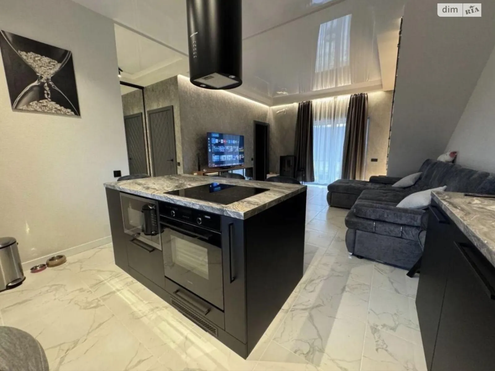 Продается дом на 2 этажа 93.9 кв. м с бассейном, цена: 155000 $ - фото 1