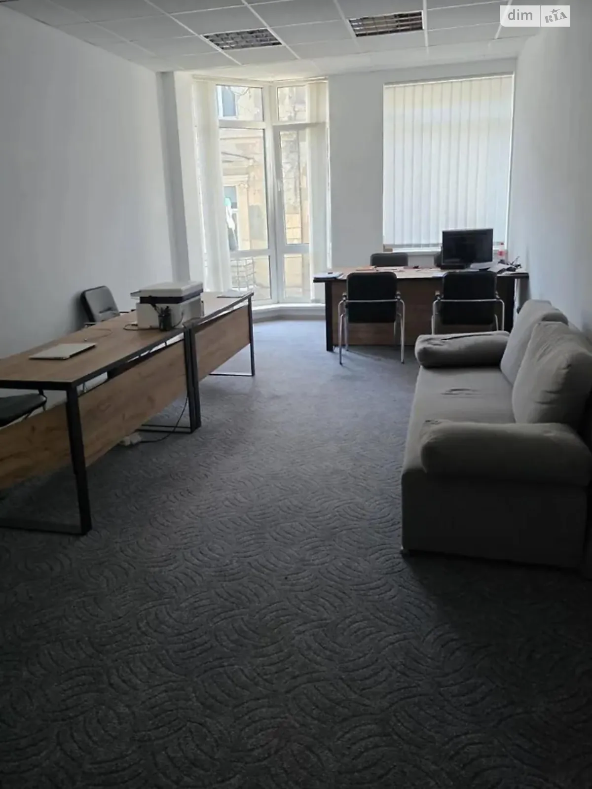 Сдается в аренду офис 28 кв. м в бизнес-центре, цена: 15000 грн - фото 1