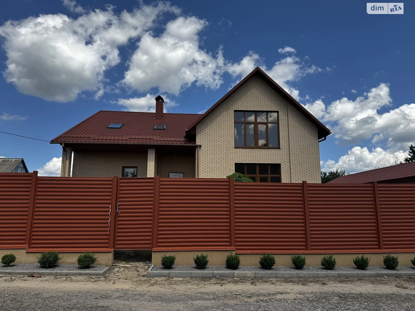 Продается дом на 2 этажа 160 кв. м с мансардой, цена: 149000 $ - фото 1