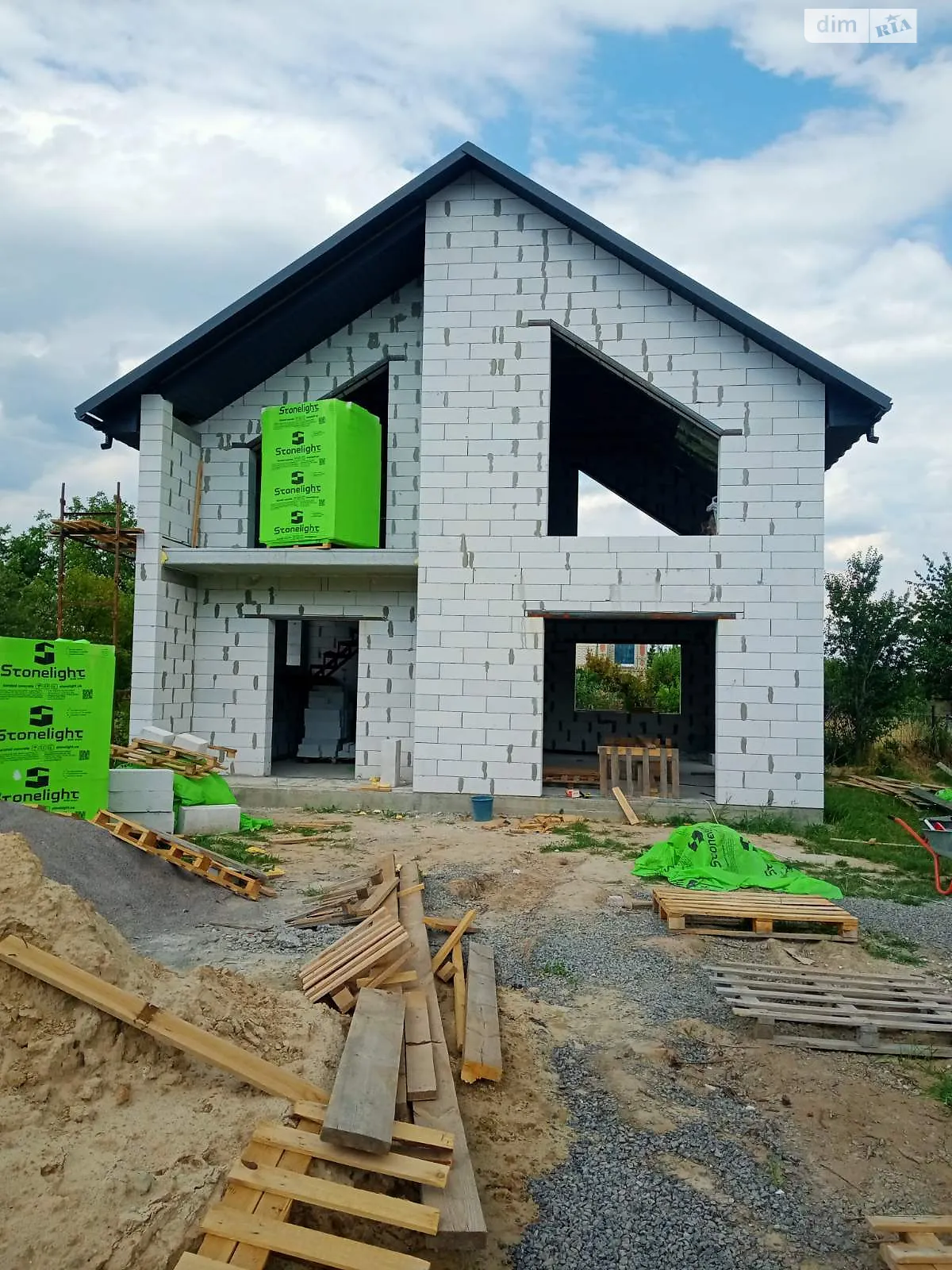 Продается дом на 2 этажа 110 кв. м с гаражом, цена: 68000 $ - фото 1