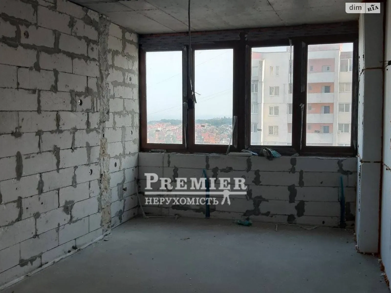 Продается 3-комнатная квартира 102.5 кв. м в Черноморске, ул. Парусная - фото 1