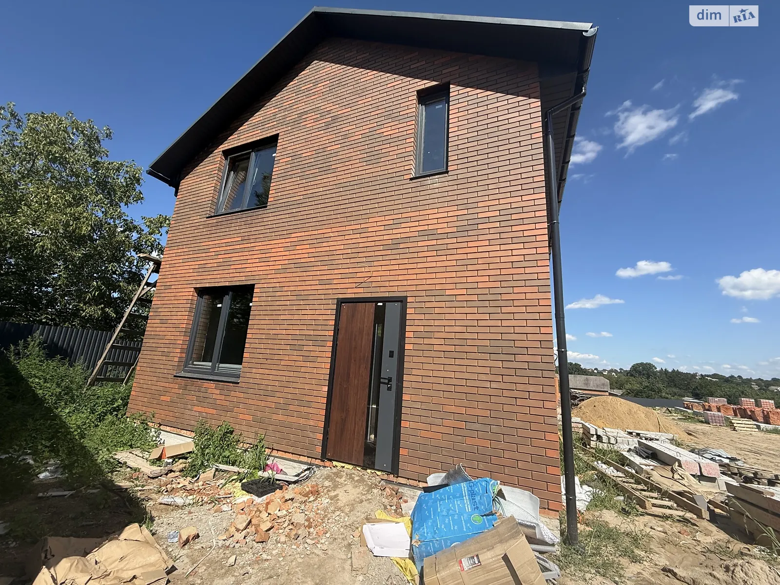 Продается дом на 2 этажа 110 кв. м с подвалом, цена: 80000 $ - фото 1