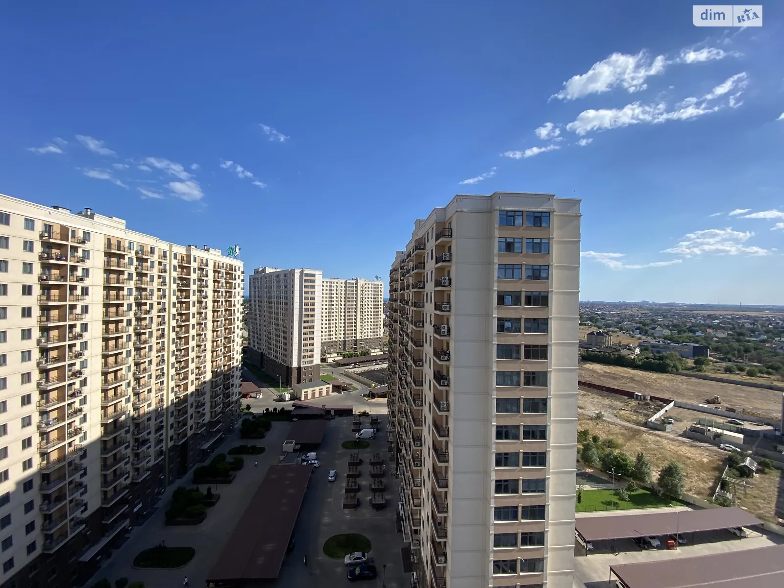 Продается 3-комнатная квартира 81.3 кв. м в Лиманке, ул. Жемчужная - фото 1