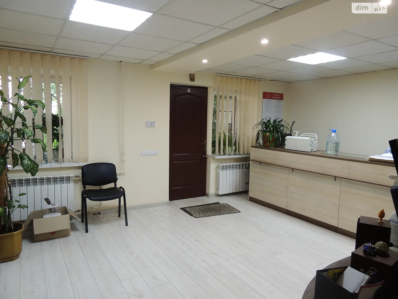 Сдается в аренду офис 65.9 кв. м в бизнес-центре, цена: 17000 грн - фото 1