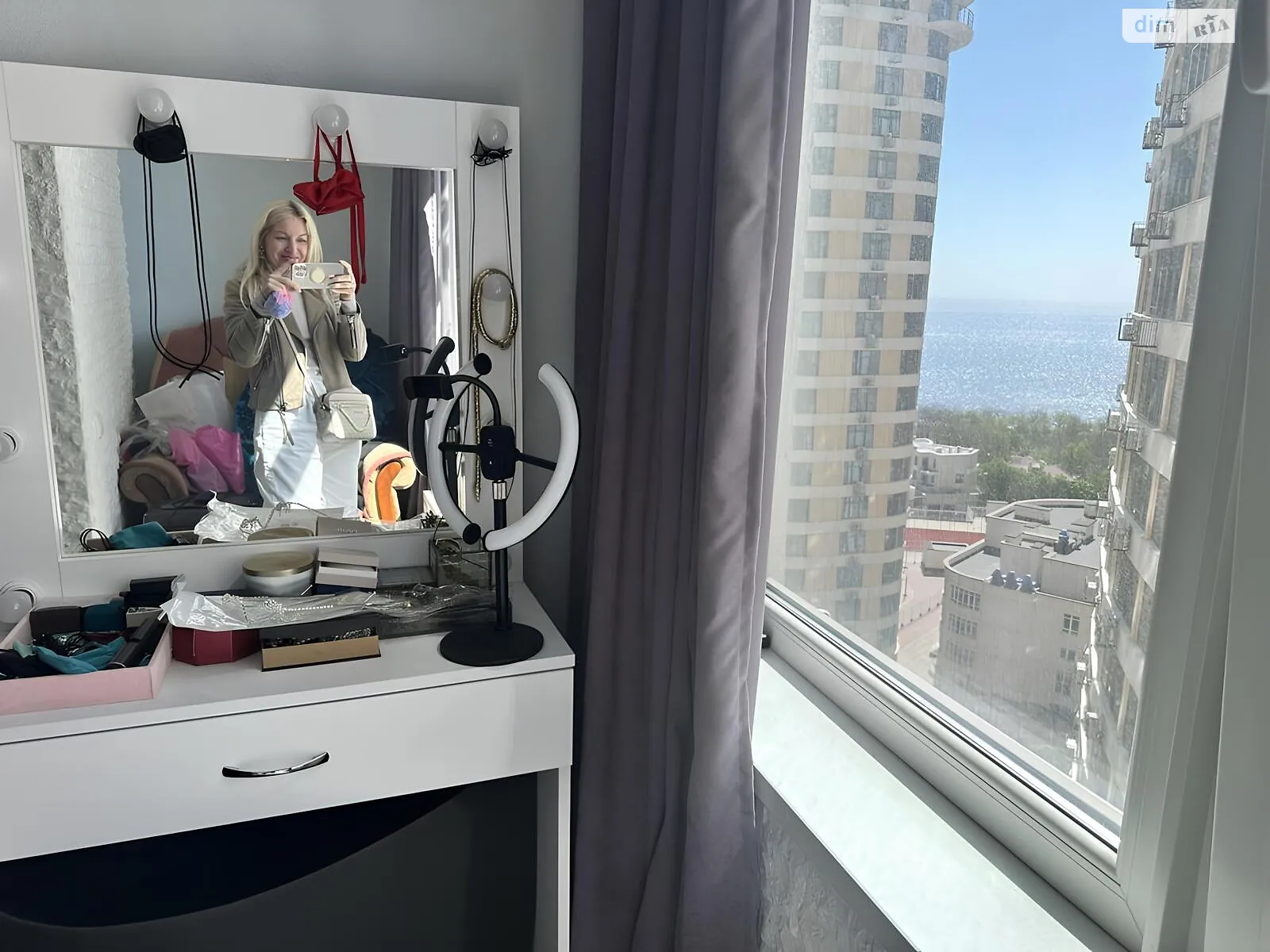 Продается 1-комнатная квартира 38 кв. м в Одессе, ул. Валерия Самофалова, 16А/1 - фото 1