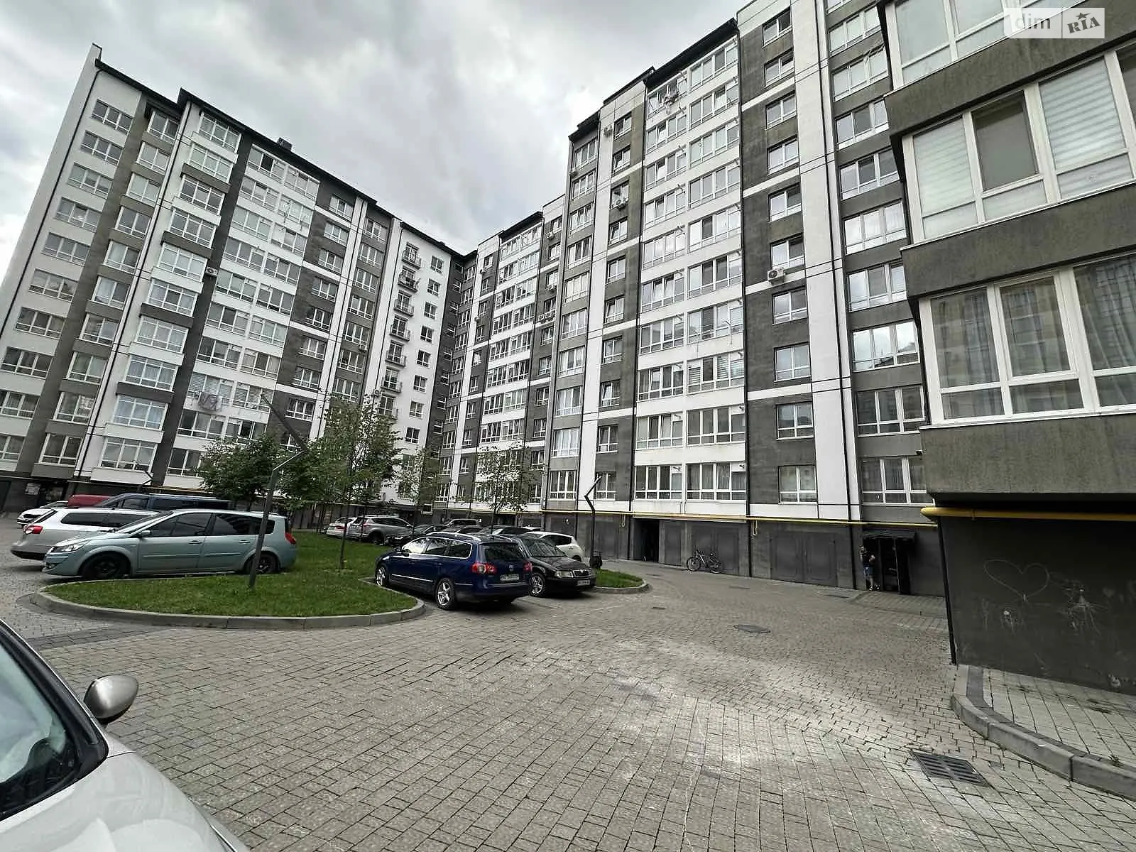 Продается 2-комнатная квартира 62.1 кв. м в Ивано-Франковске, ул. Довженко А., 21А - фото 1
