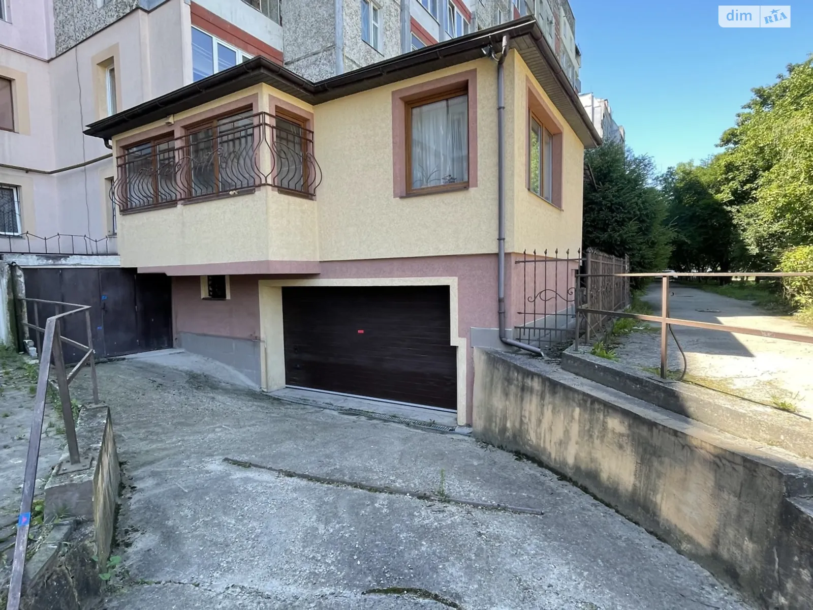 Продается 5-комнатная квартира 180 кв. м в Ивано-Франковске, ул. Парковая, 20 - фото 1