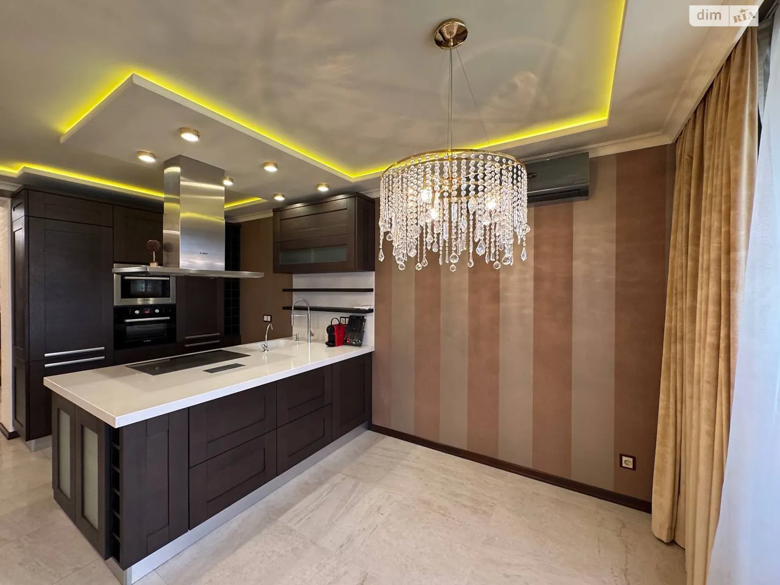 Продается 2-комнатная квартира 95.1 кв. м в Ужгороде, ул. Закарпатская - фото 1