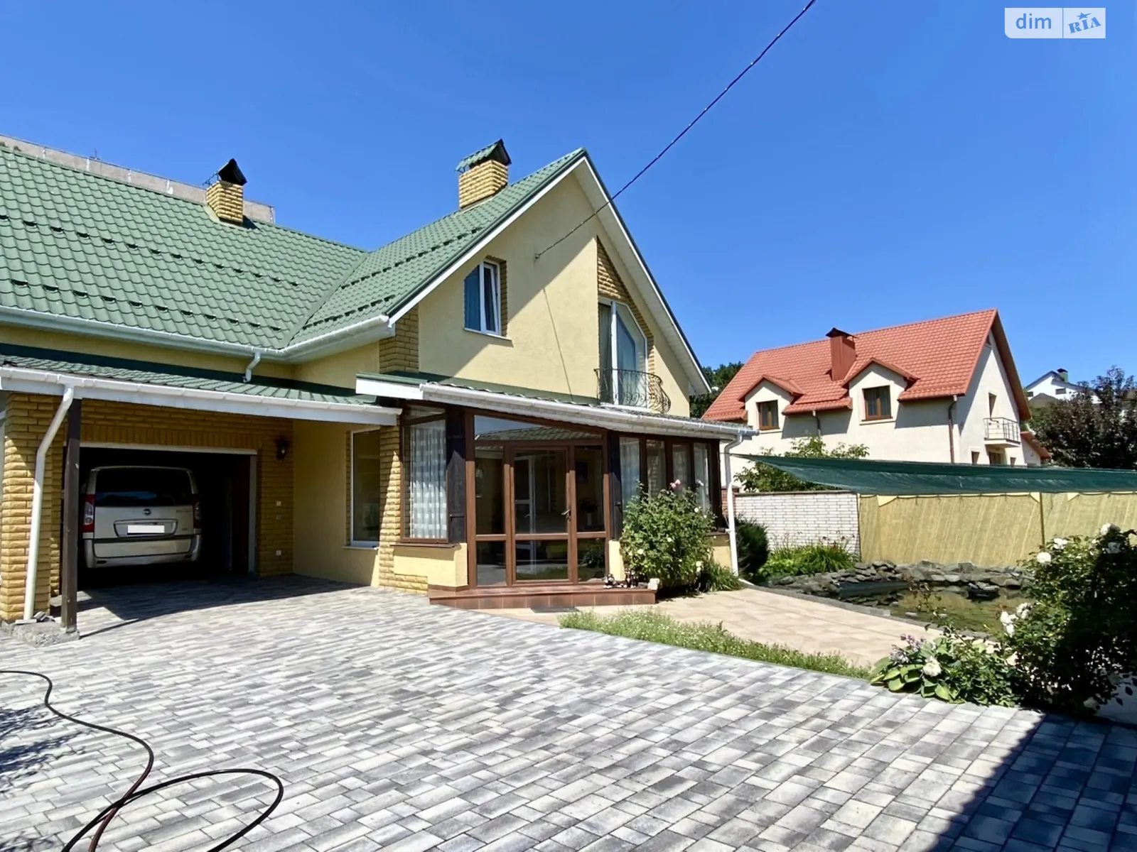 Продается дом на 2 этажа 180 кв. м с садом, цена: 230000 $ - фото 1