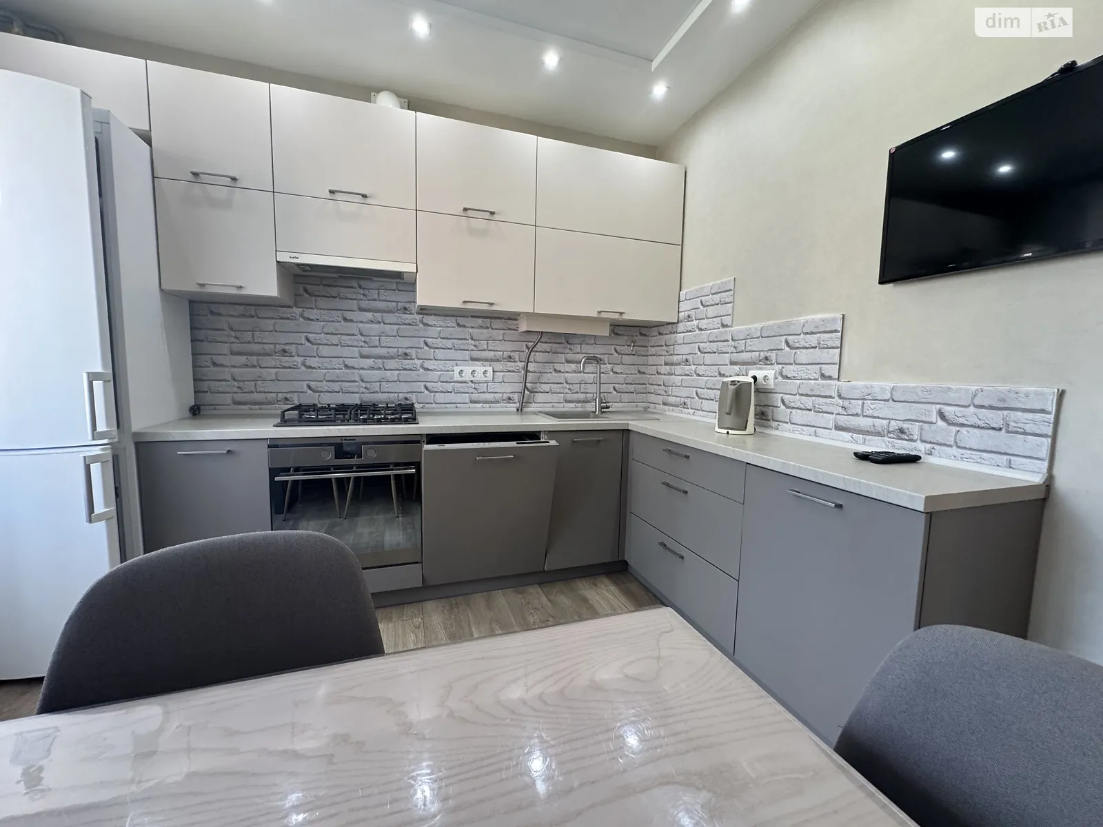 Продается 2-комнатная квартира 56 кв. м в Ирпене, ул. Варшавская(Советская), 95Е - фото 1