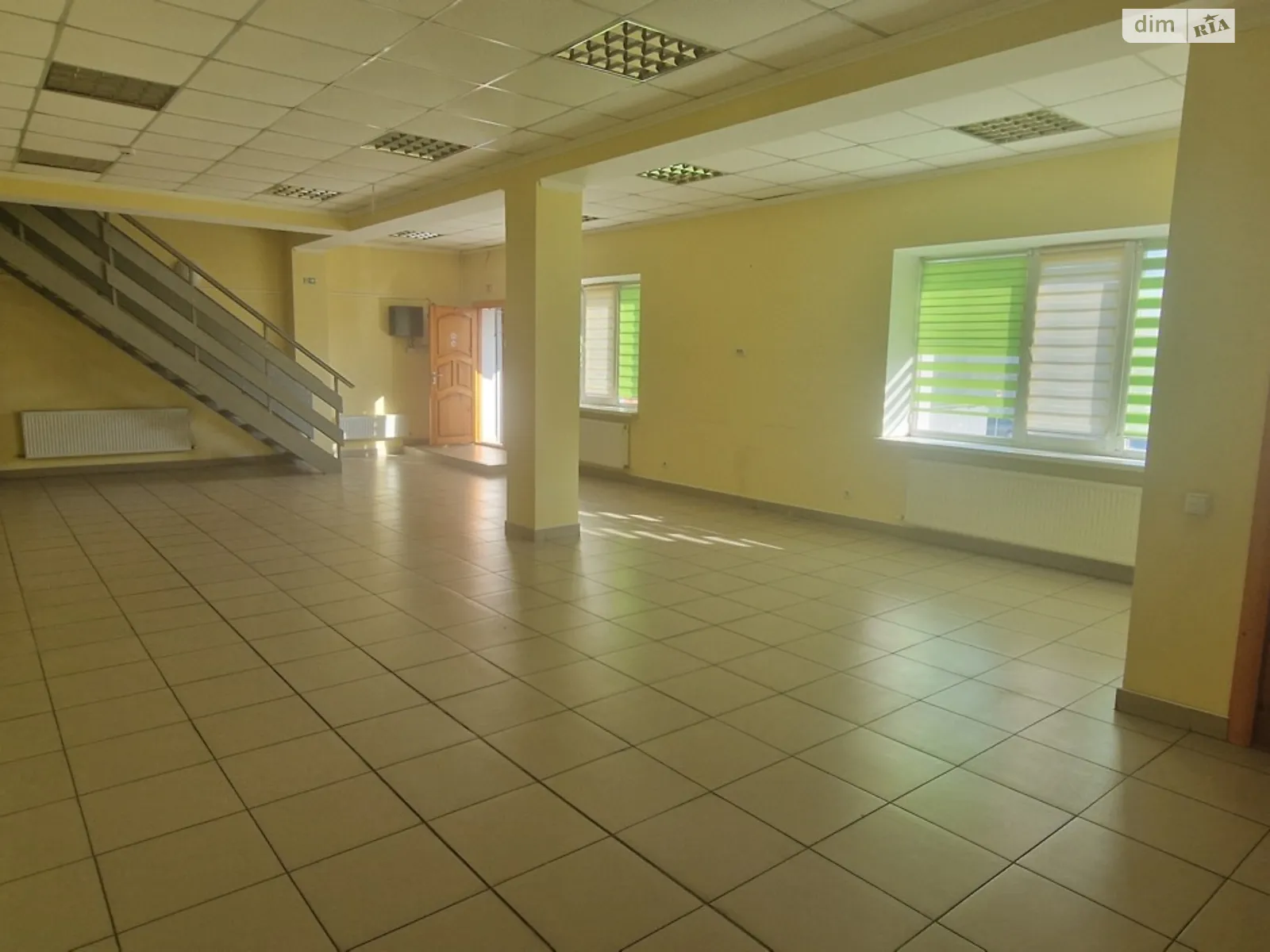 Сдается в аренду офис 350 кв. м в бизнес-центре, цена: 5000 $ - фото 1