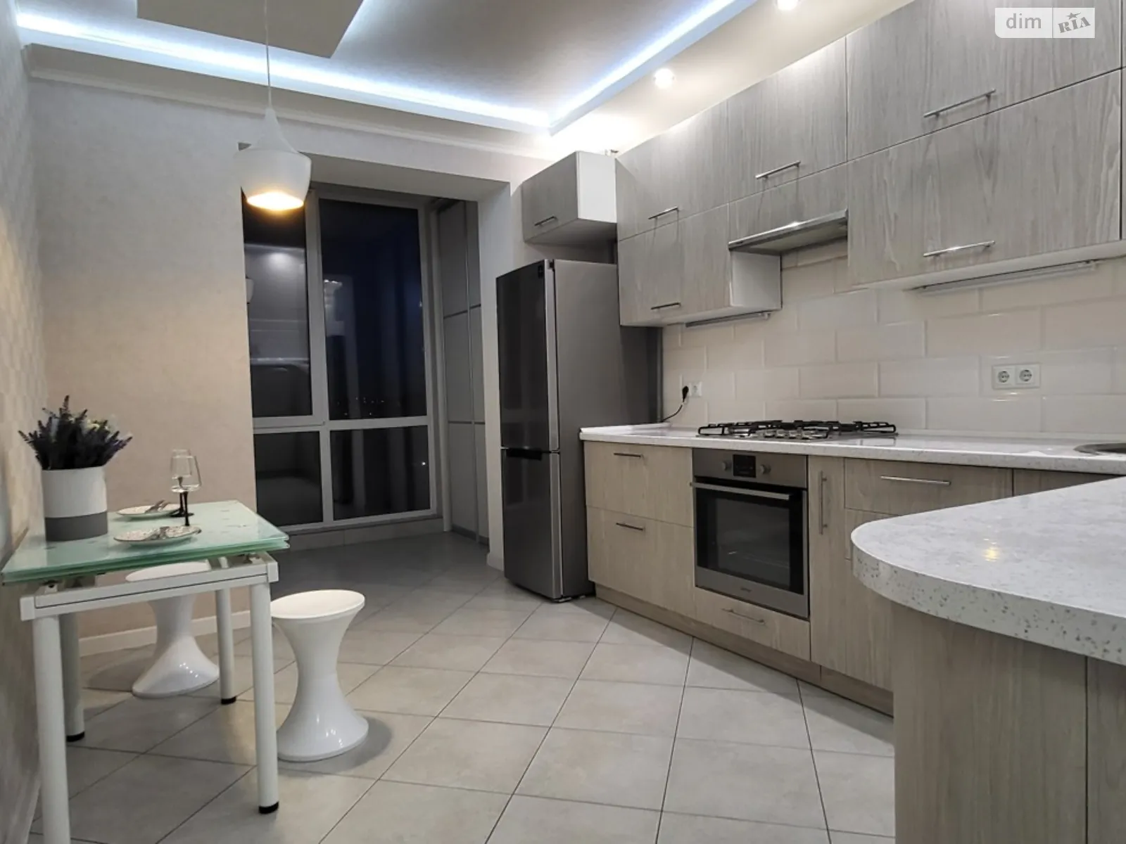 Продается 1-комнатная квартира 50 кв. м в Виннице, ул. Антонова Олега, 13В - фото 1