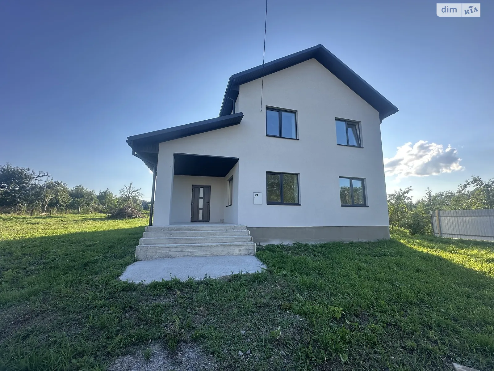 Продается дом на 2 этажа 145 кв. м с баней/сауной, цена: 105000 $ - фото 1