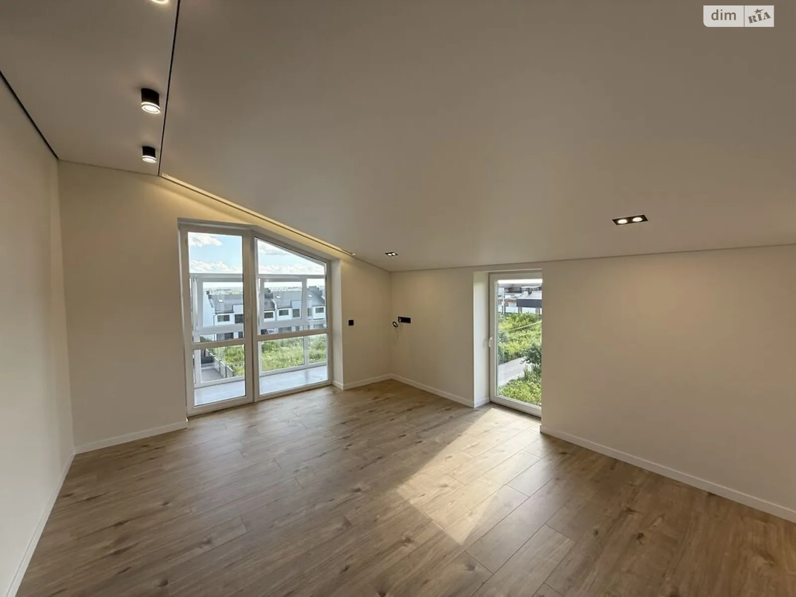 Продается 1-комнатная квартира 42.3 кв. м в Ровно, ул. Соловьиная - фото 1