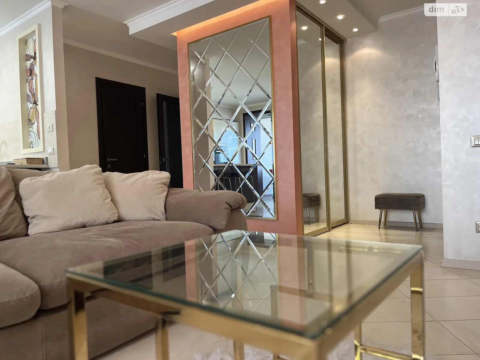 Продается 2-комнатная квартира 75.5 кв. м в Одессе, ул. Кленовая, 2А - фото 1