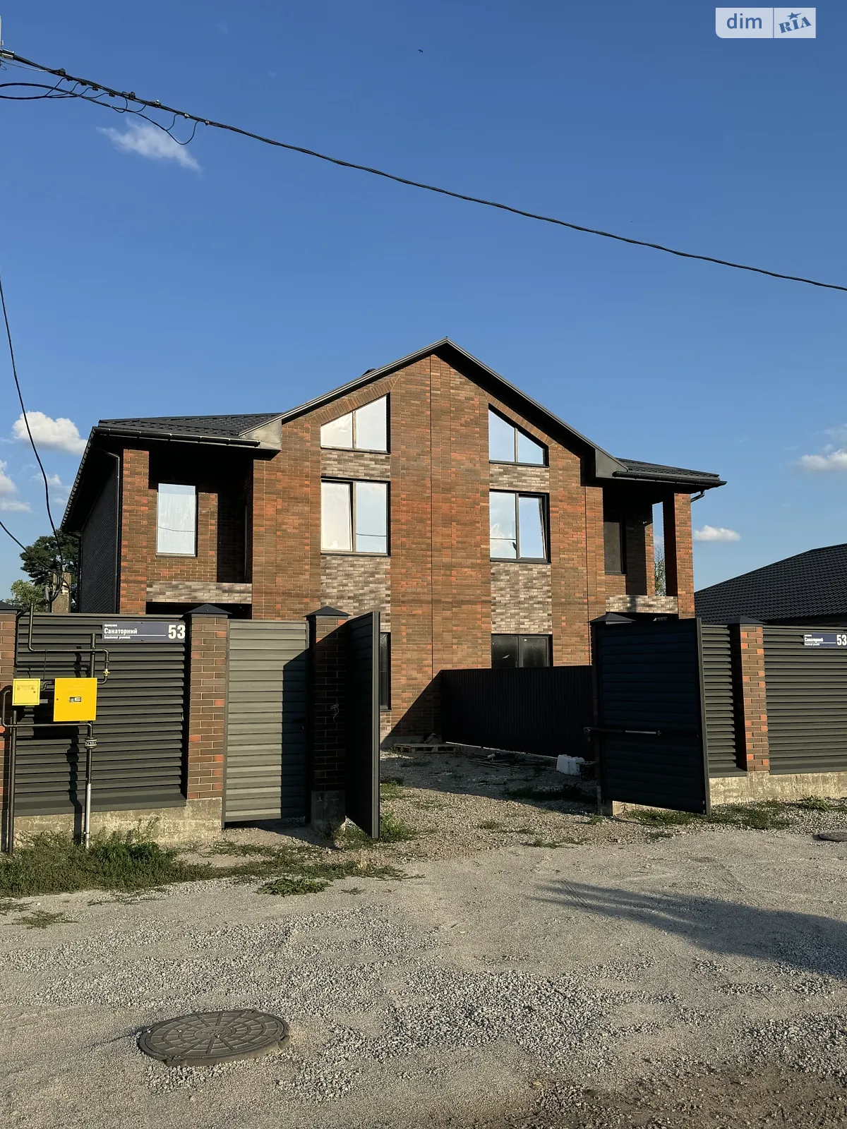 Продается дом на 2 этажа 138 кв. м с балконом, цена: 110000 $ - фото 1