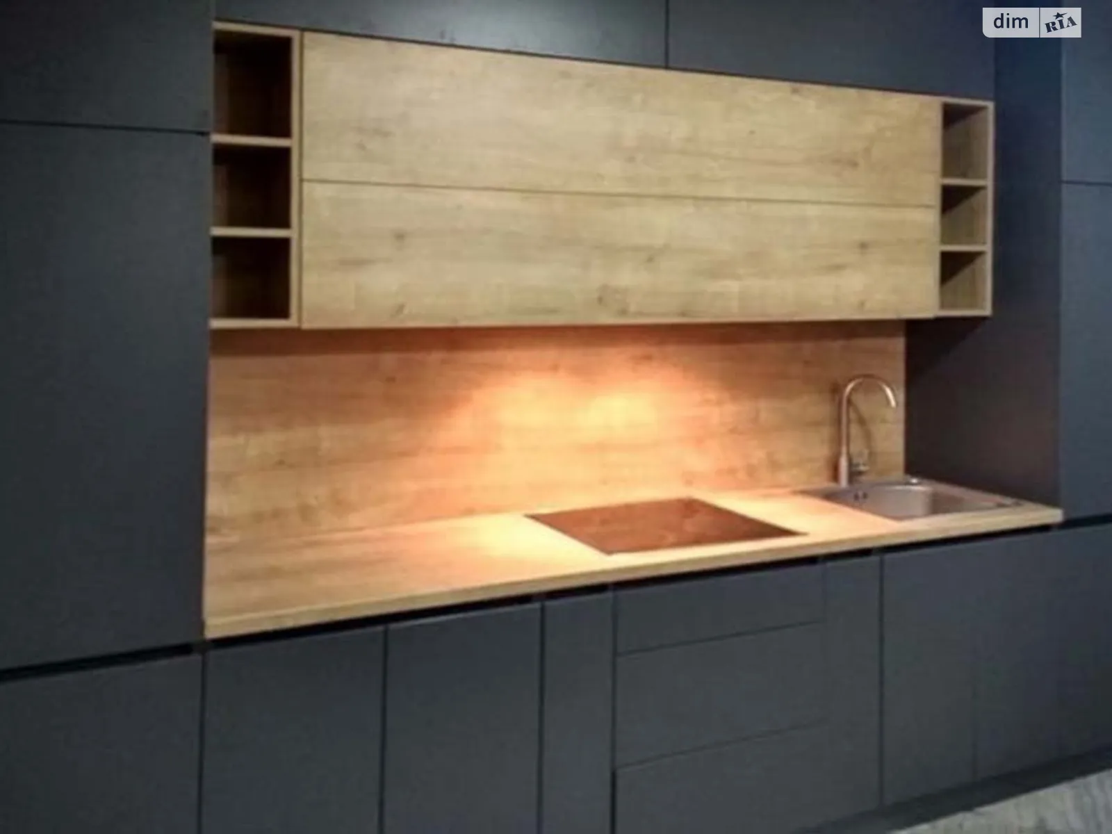 Продается 1-комнатная квартира 40.2 кв. м в Одессе, ул. Балковская, 137Г - фото 1