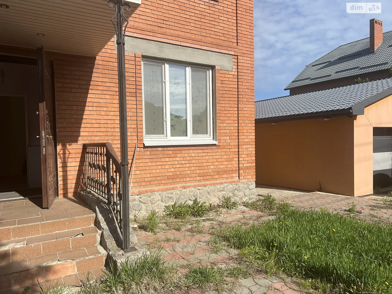 Продается дом на 3 этажа 411 кв. м с баней/сауной, цена: 160000 $ - фото 1