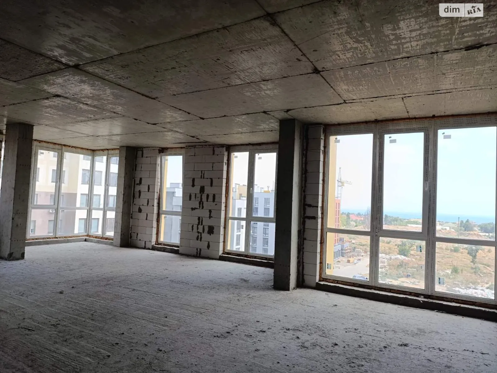 Продается 1-комнатная квартира 72.6 кв. м в Крыжановка, ул. Марсельская, 33/5 - фото 1