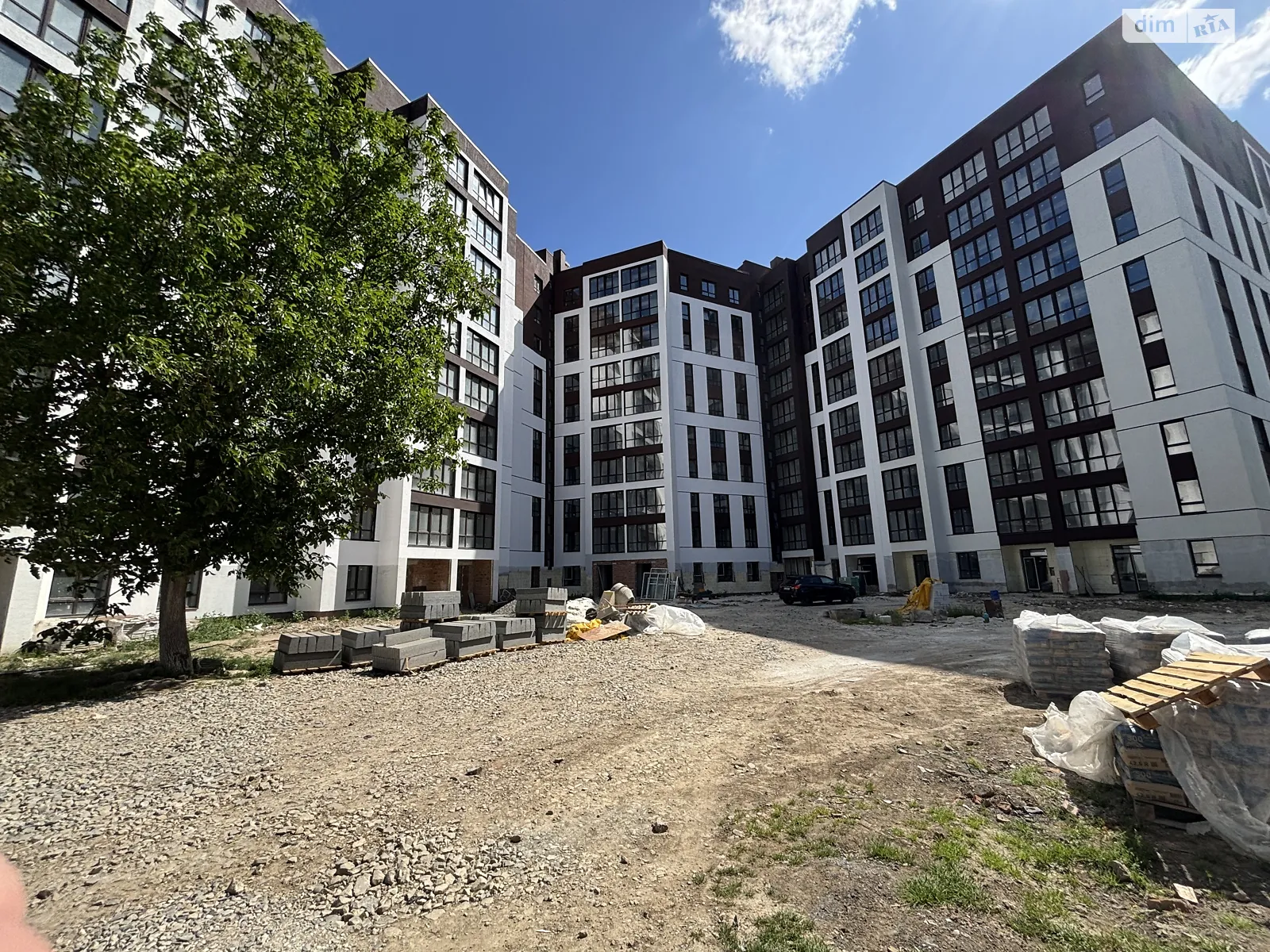 Продается 1-комнатная квартира 40 кв. м в Ивано-Франковске, ул. Ленкавского, 126 - фото 1