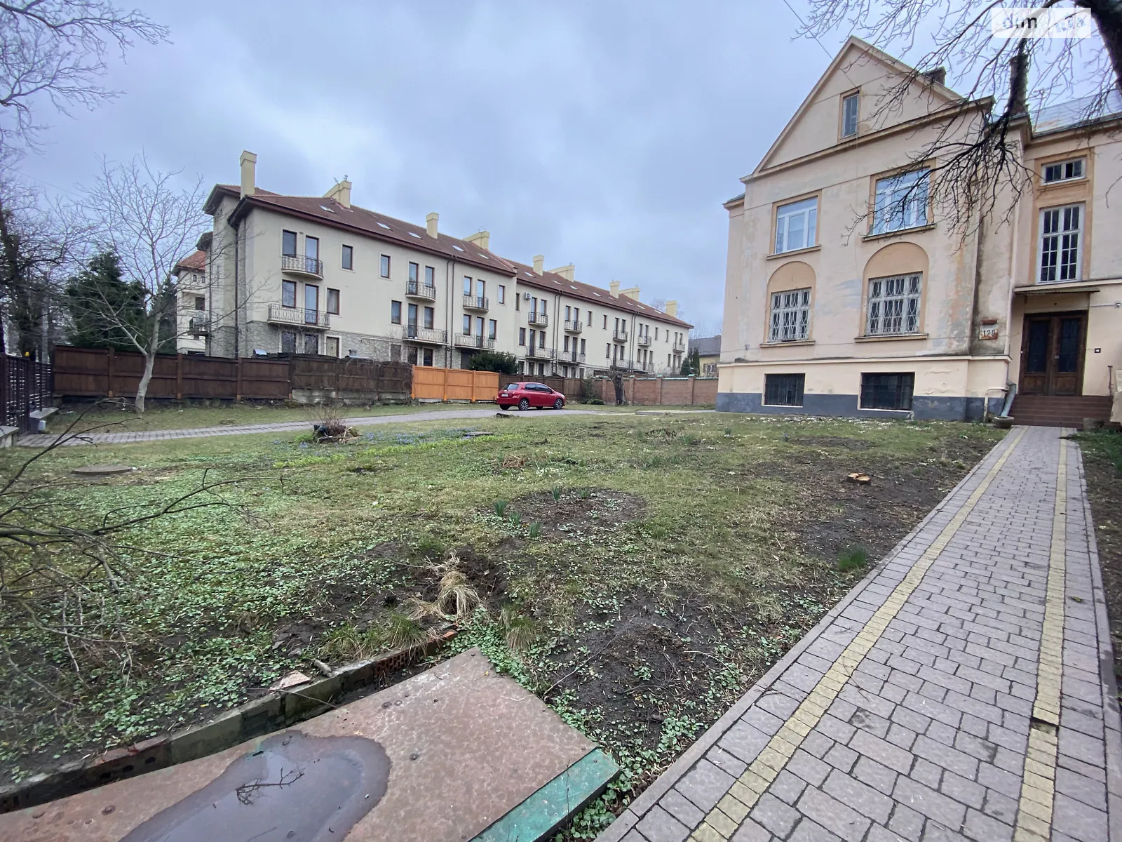 Продается 4-комнатная квартира 142.4 кв. м в Львове, ул. Коновальца Евгения, 120 - фото 1