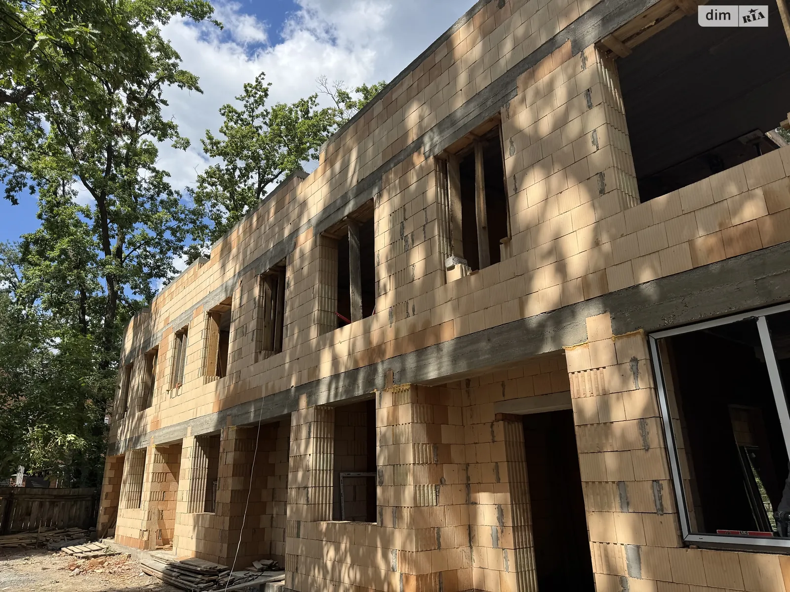 Продается дом на 2 этажа 90 кв. м с балконом, цена: 87000 $ - фото 1