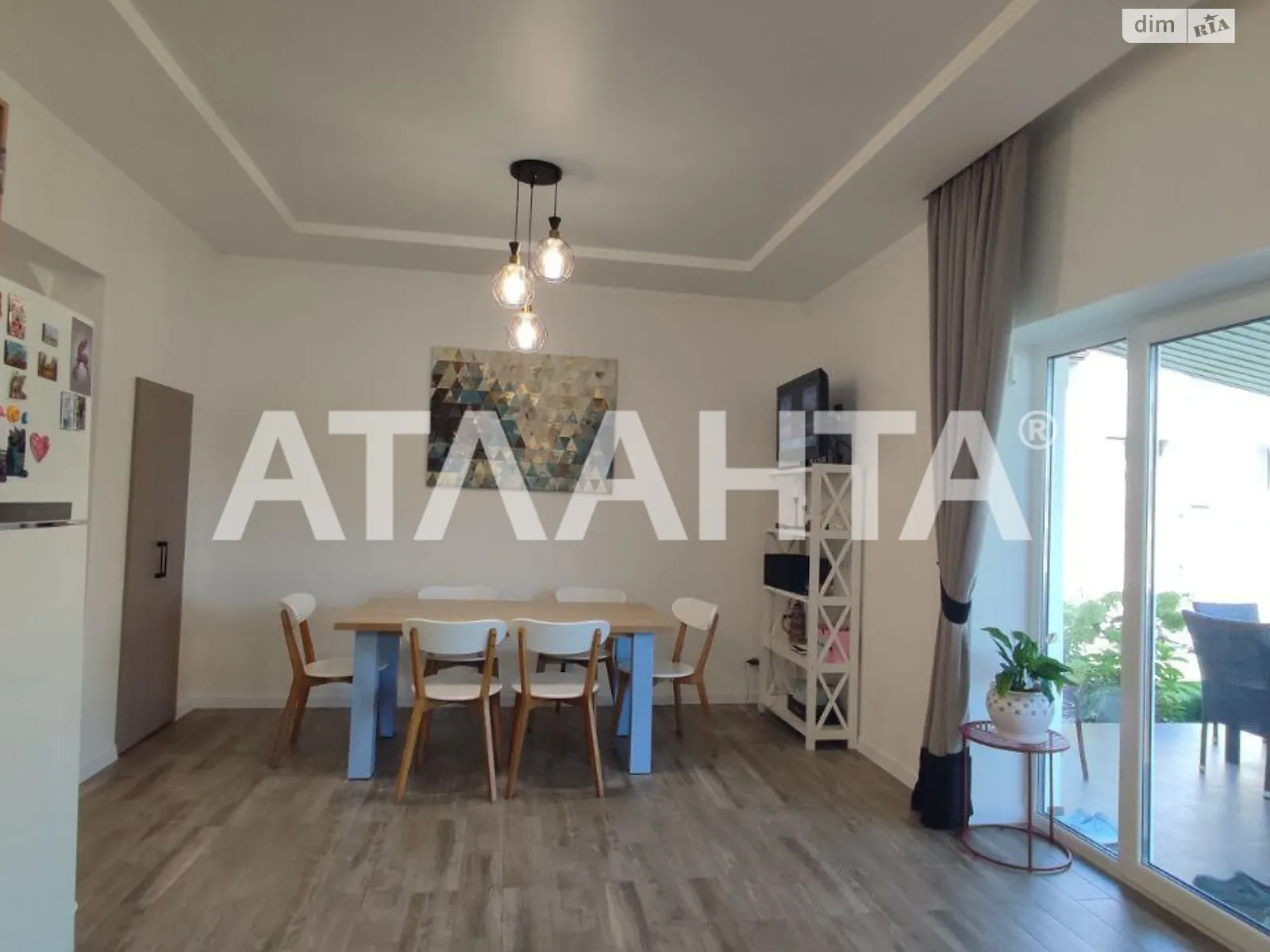 Продается дом на 2 этажа 165 кв. м с камином, цена: 173000 $ - фото 1