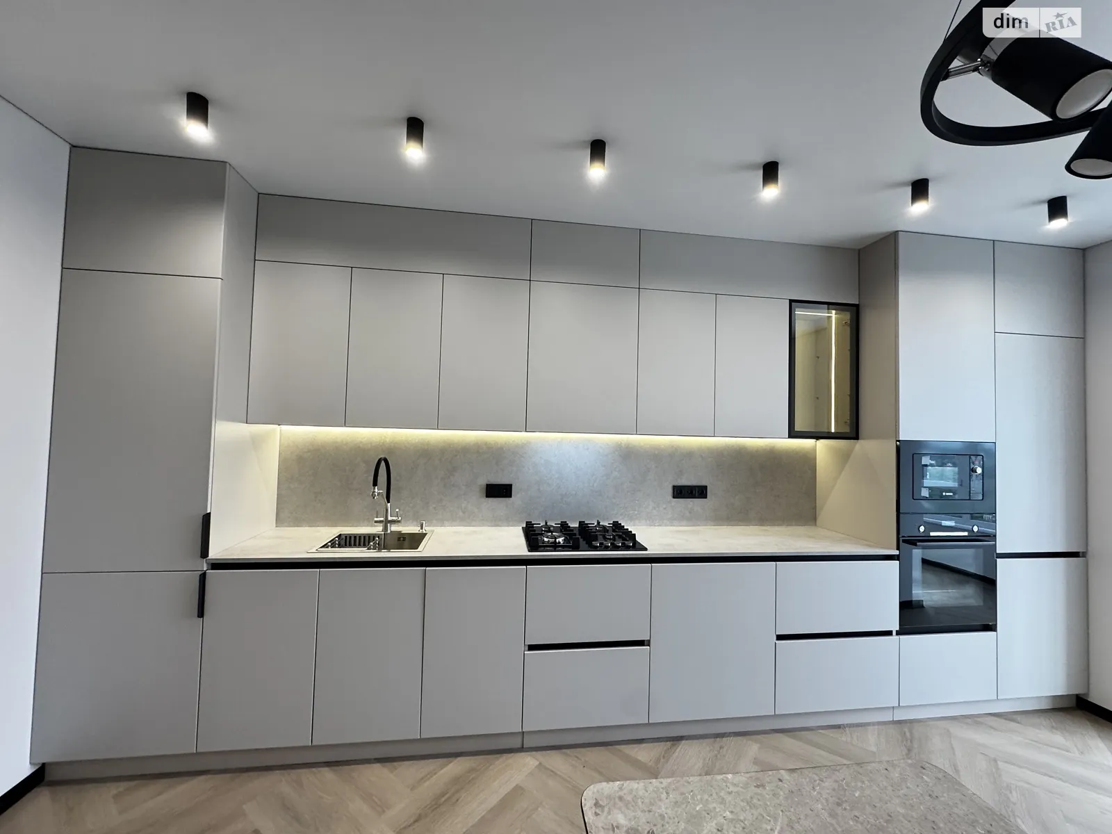 Продается 2-комнатная квартира 71 кв. м в Криховцах, ул. Приозерная - фото 1