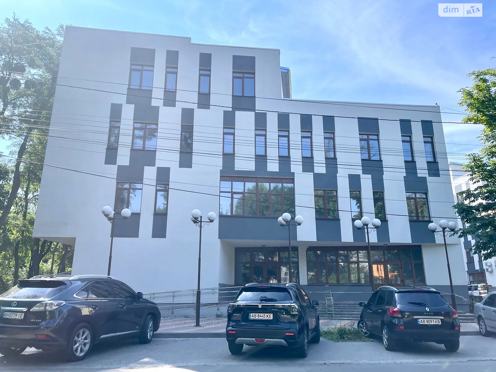 Сдается в аренду помещения свободного назначения 4009.4 кв. м в 3-этажном здании, цена: 973200 грн - фото 1