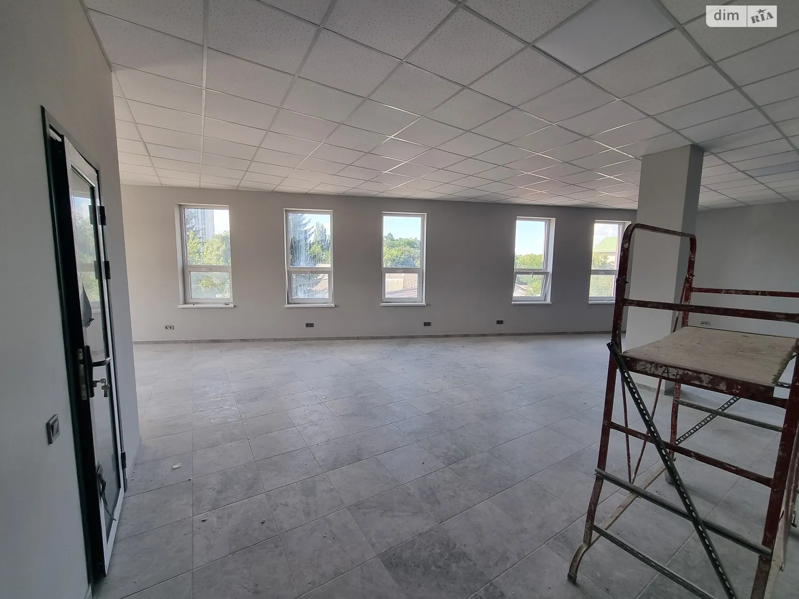 Здається в оренду офіс 86 кв. м в бізнес-центрі, цена: 1032 $ - фото 1