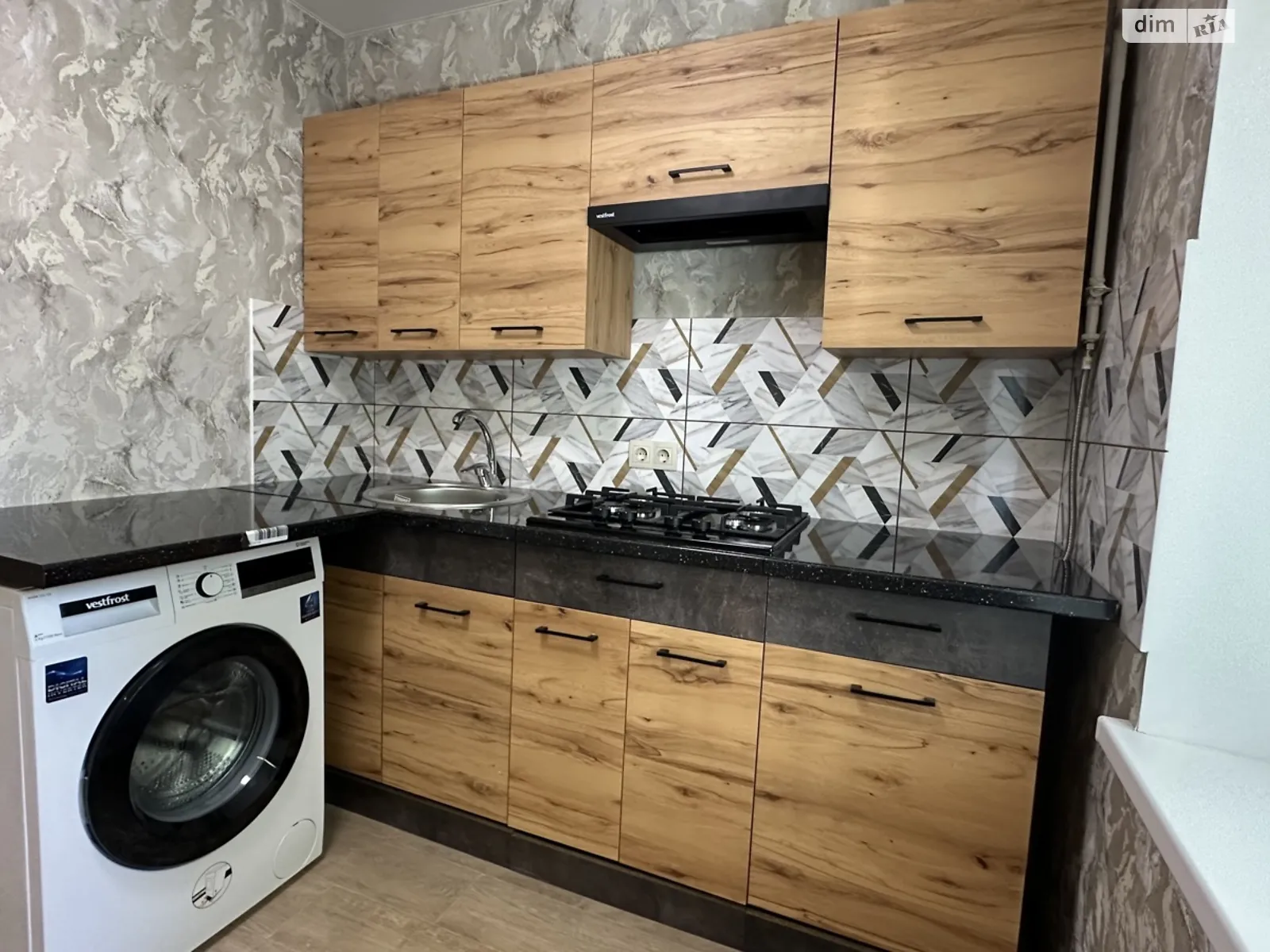 Продается 1-комнатная квартира 29.6 кв. м в Киеве, ул. Милютенко, 46 - фото 1