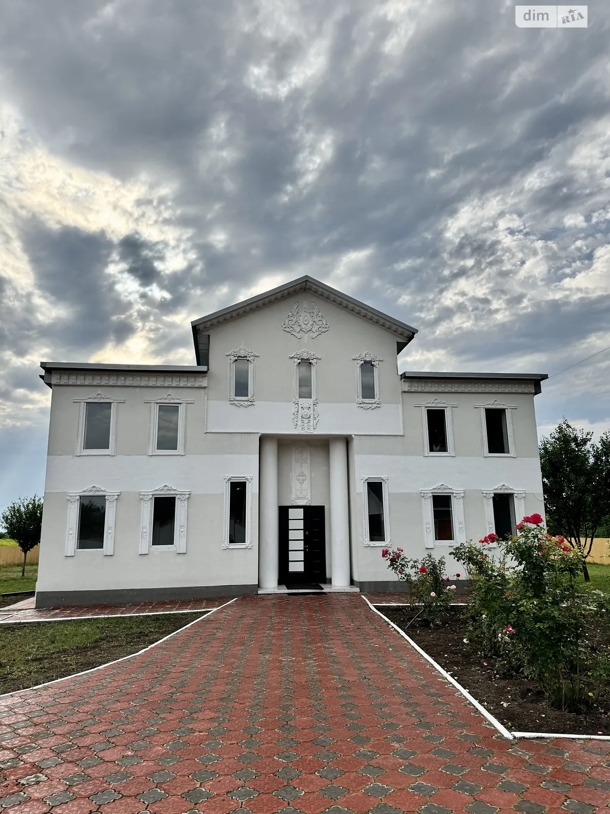 Продается одноэтажный дом 380 кв. м с мансардой, цена: 250000 $ - фото 1