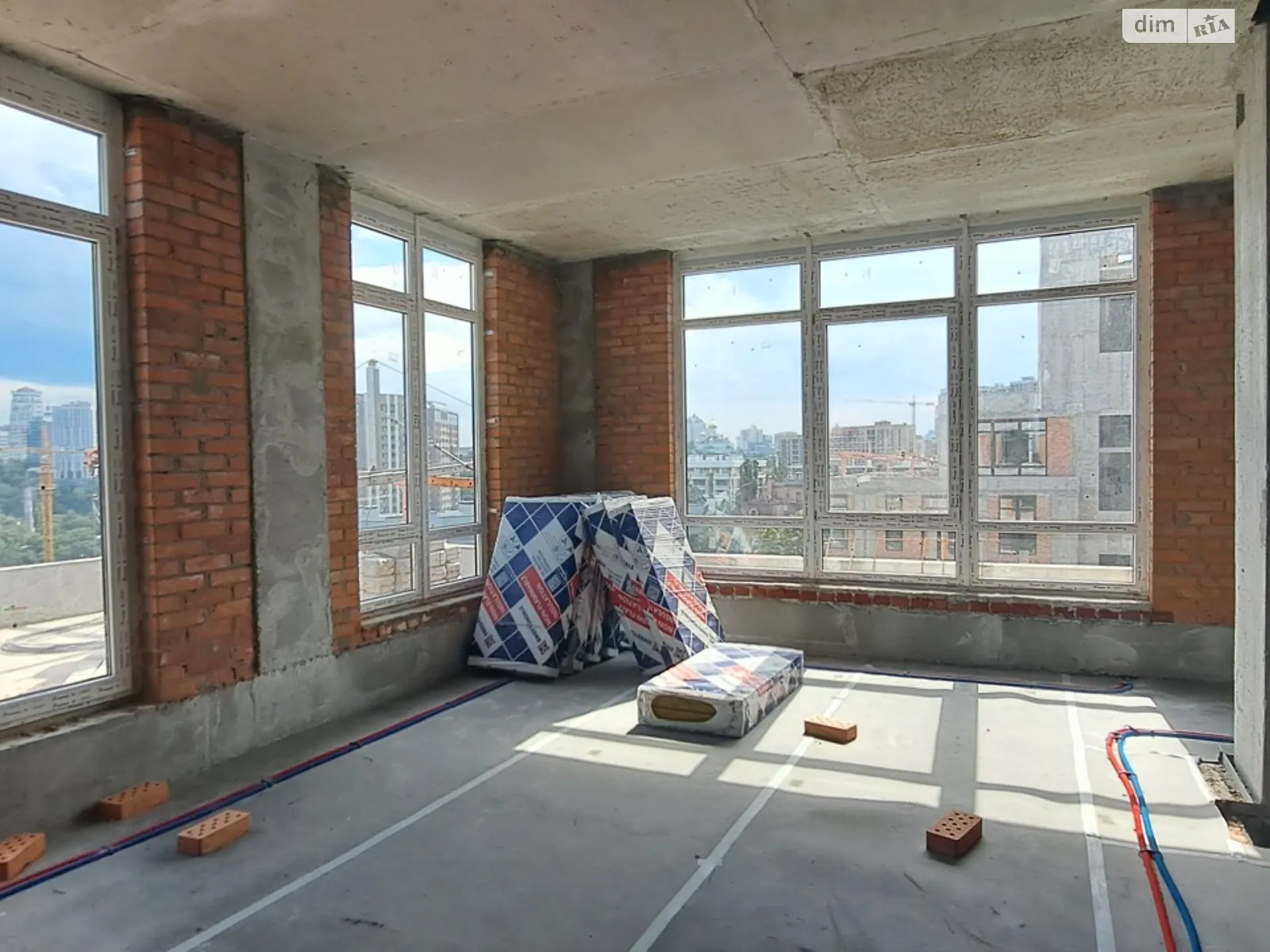 Продается 3-комнатная квартира 127.84 кв. м в Киеве, ул. Олеговская, 36 - фото 1