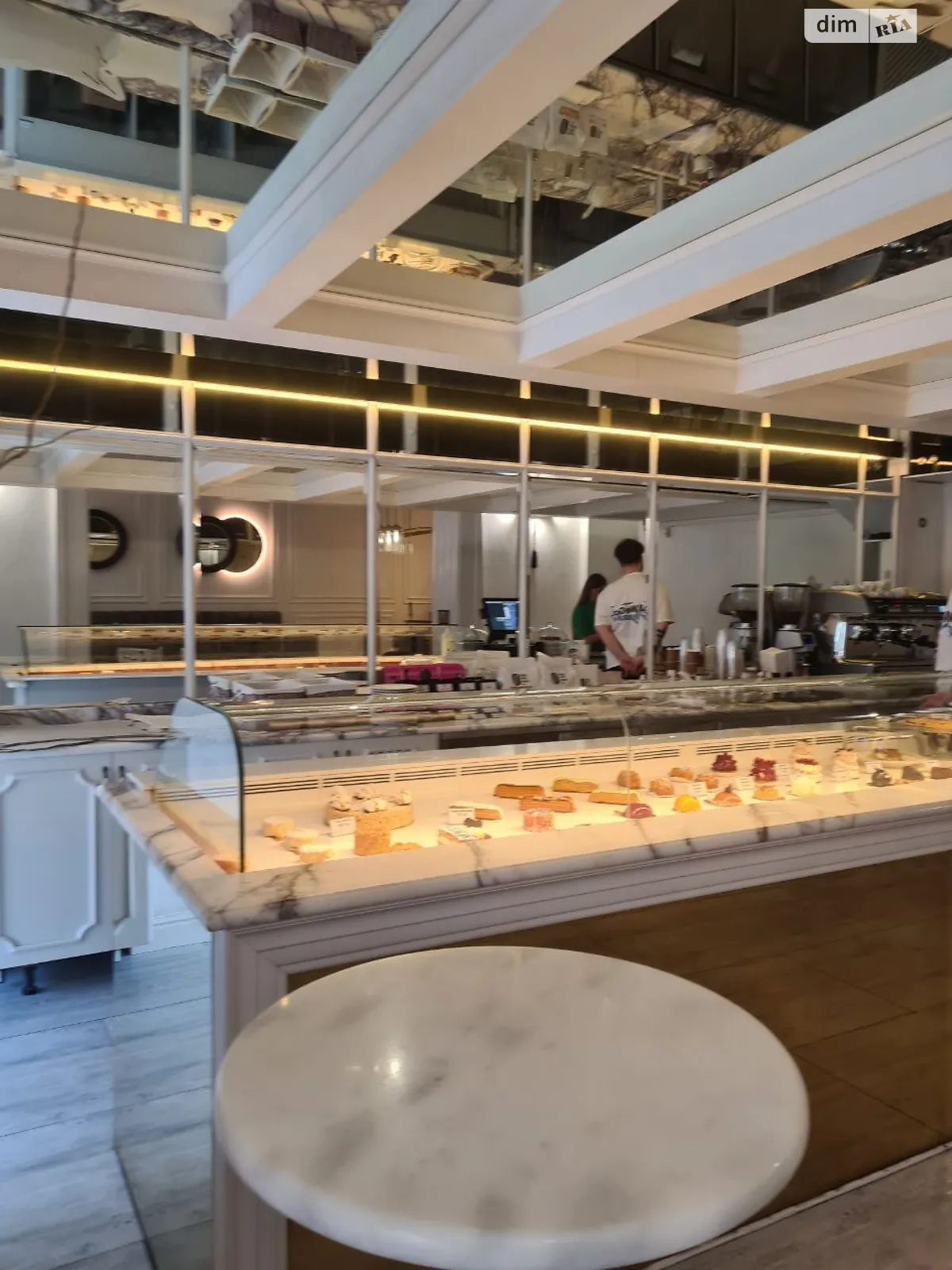 Продается офис 137.3 кв. м в бизнес-центре, цена: 1600000 $ - фото 1
