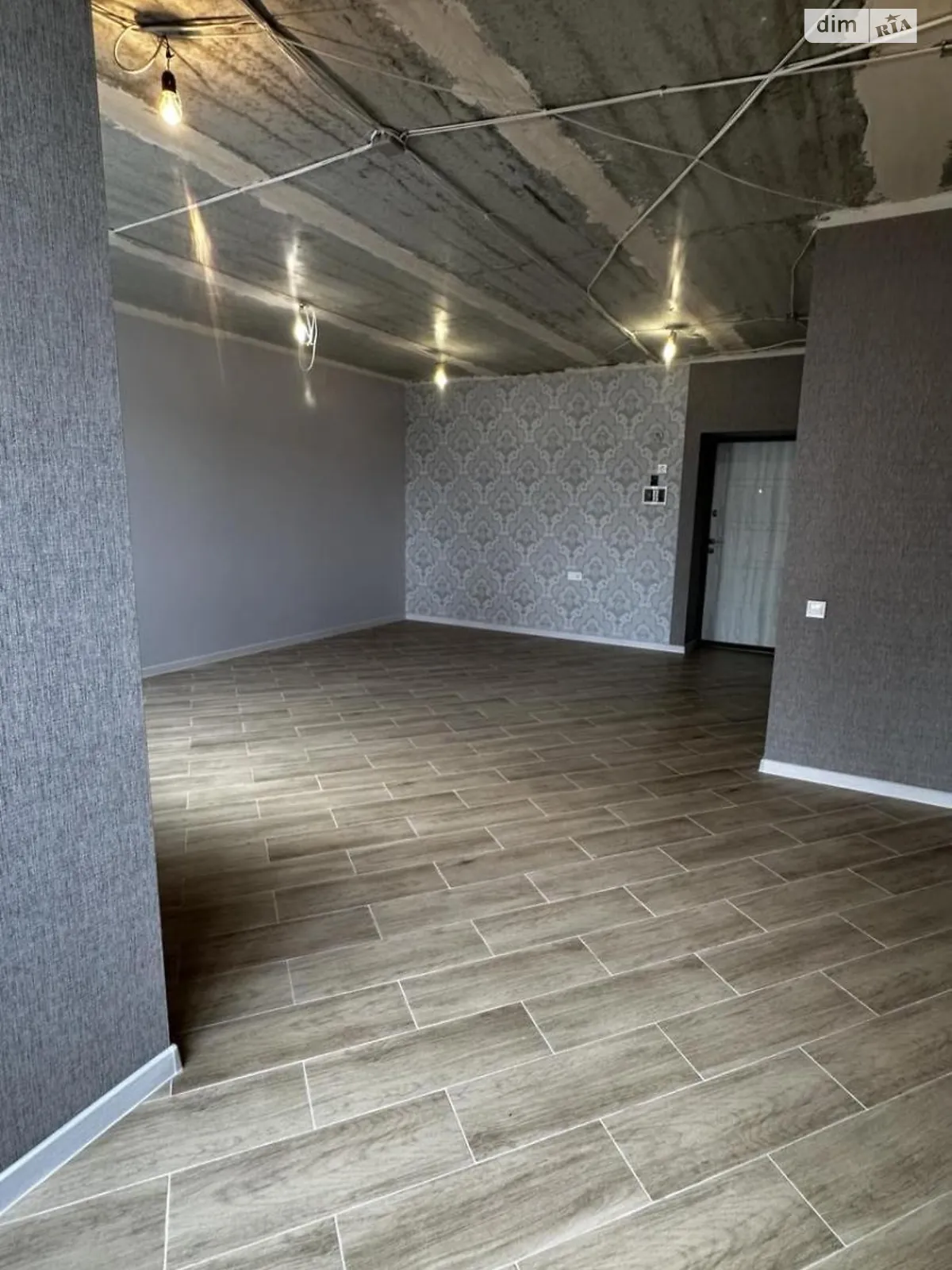 Продается 1-комнатная квартира 36 кв. м в Харькове, ул. Домостроительная, 11 - фото 1