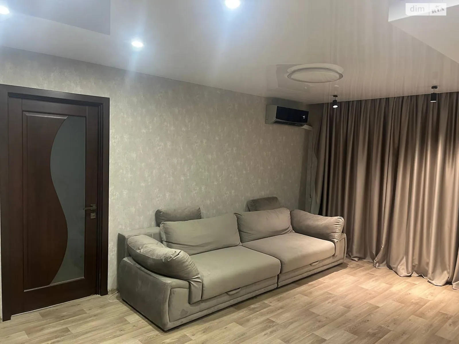 Продается 1-комнатная квартира 46 кв. м в Харькове, просп. Героев Харькова(Московский), 210/2 - фото 1