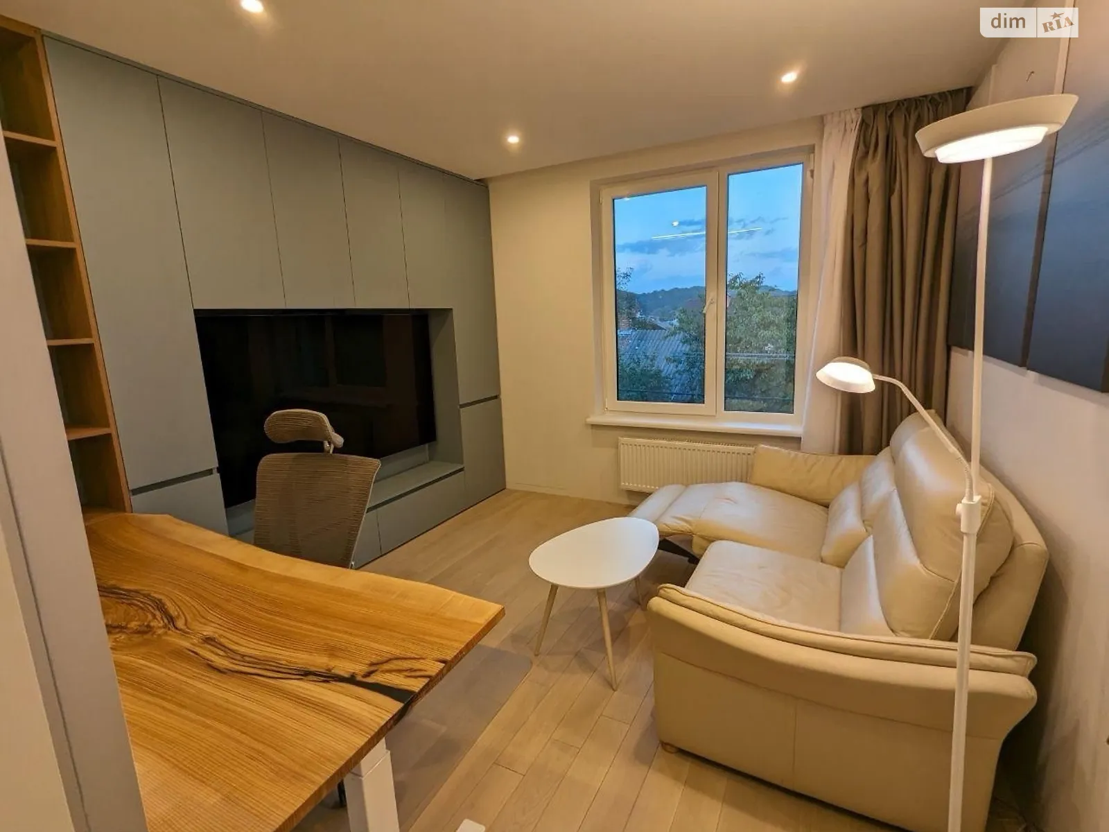 Продается дом на 3 этажа 151.4 кв. м с баней/сауной, цена: 245000 $ - фото 1