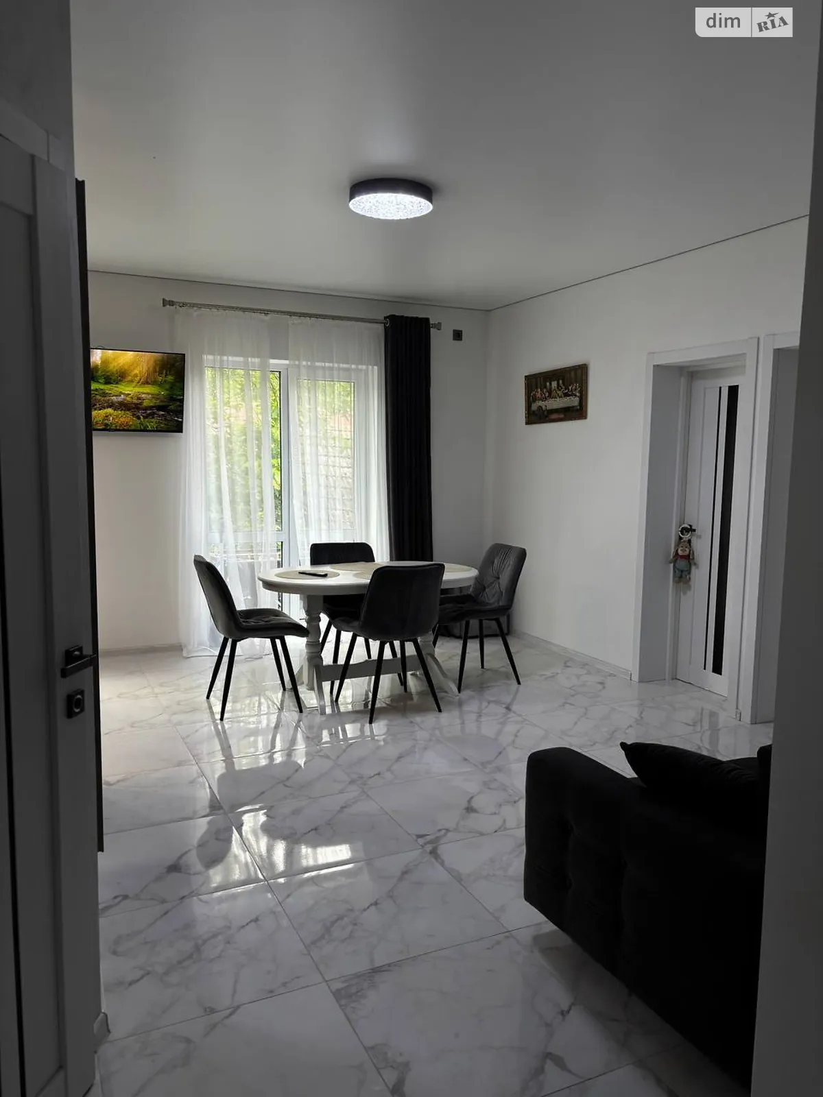 Продается 3-комнатная квартира 61 кв. м в Кременце, ул. Длинная, 52А - фото 1