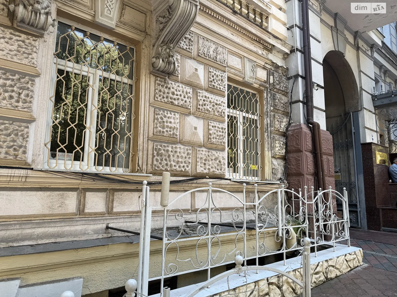 Сдается в аренду помещения свободного назначения 93 кв. м в 4-этажном здании, цена: 800 $ - фото 1