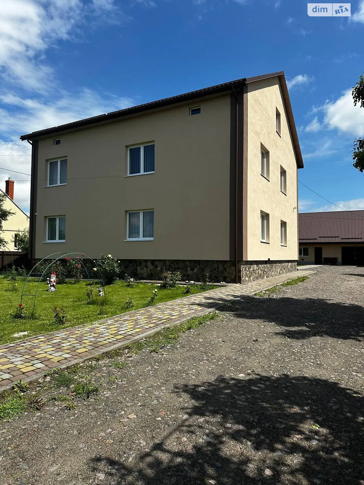 Продается дом на 2 этажа 239.4 кв. м с подвалом, цена: 198000 $ - фото 1