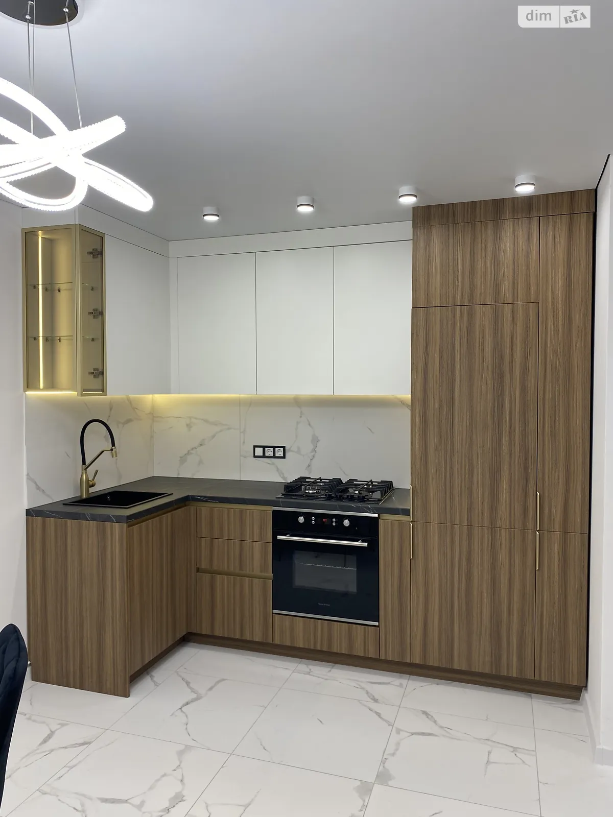 2-кімнатна квартира 56 кв. м у Тернополі, вул. Смакули - фото 1