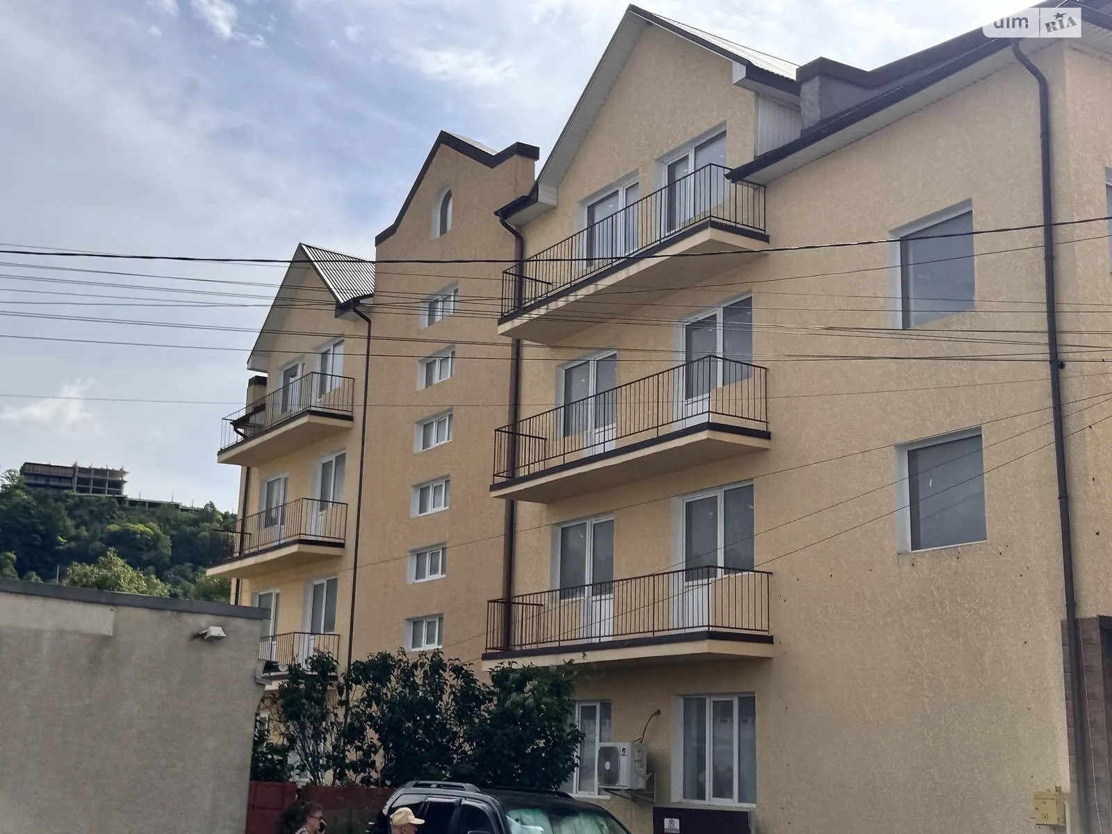 Продается 4-комнатная квартира 146.6 кв. м в Черткове, ул. Гончара, 9А - фото 1