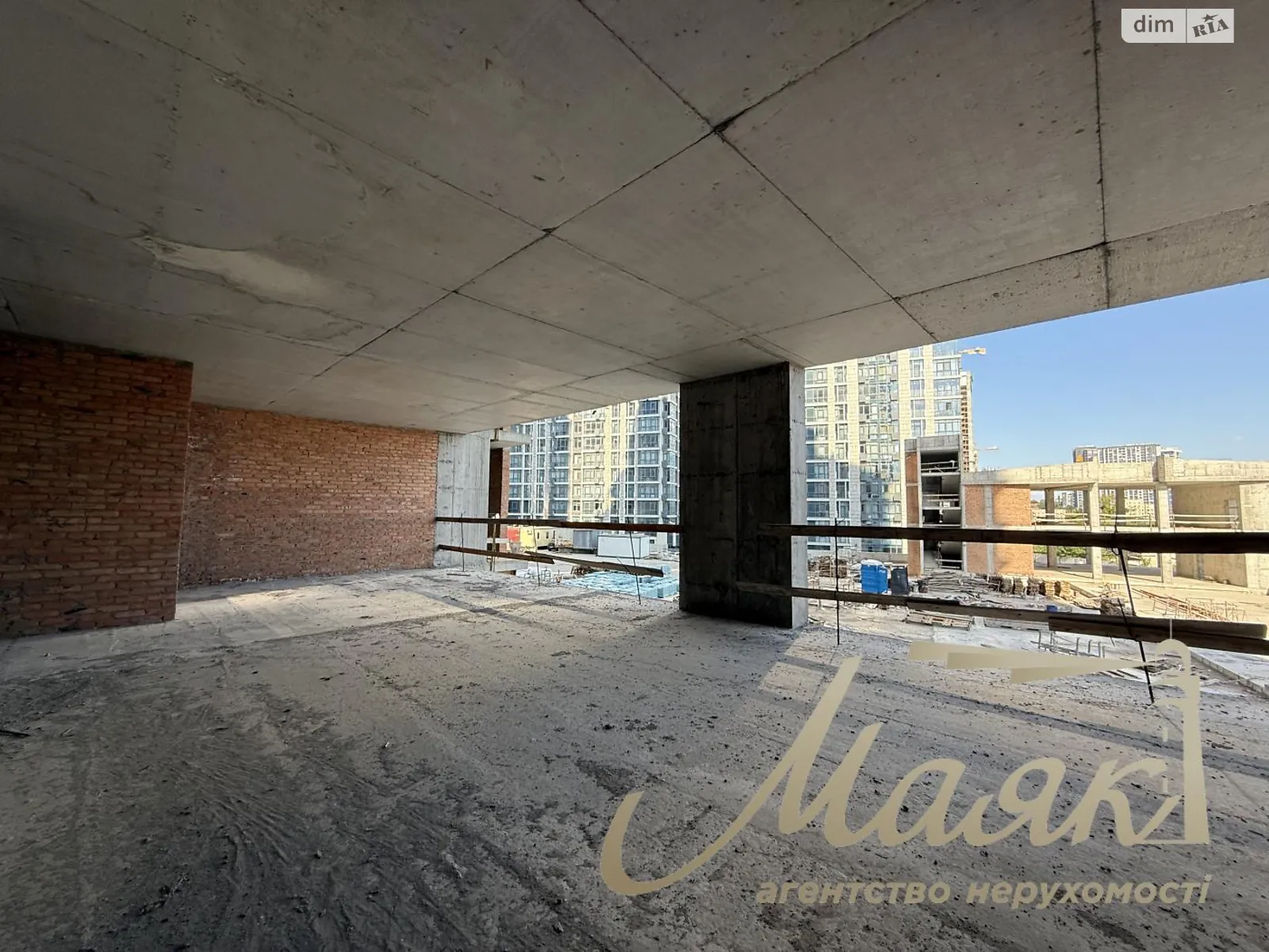 Продается 2-комнатная квартира 108.91 кв. м в Киеве, ул. Андрея Верхогляда(Драгомирова) - фото 1