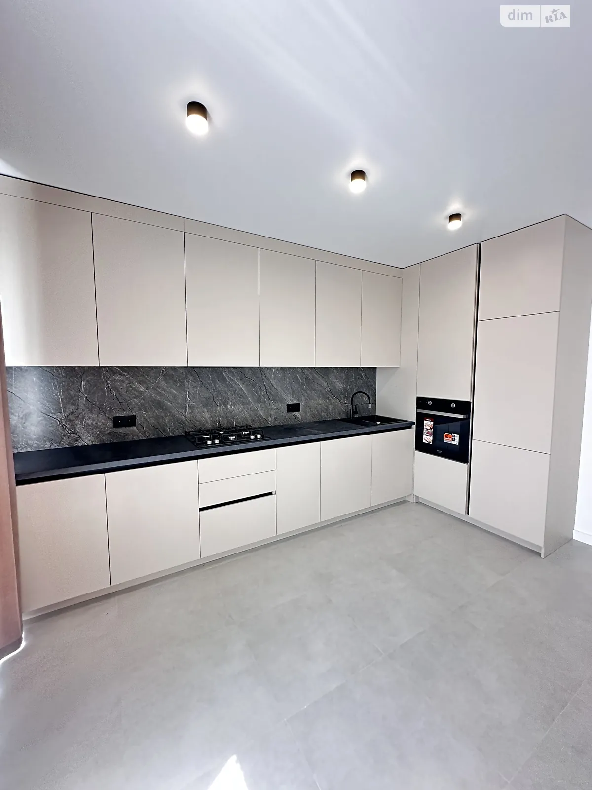 Продается 1-комнатная квартира 44 кв. м в Ровно, ул. Николая Боголюбова - фото 1