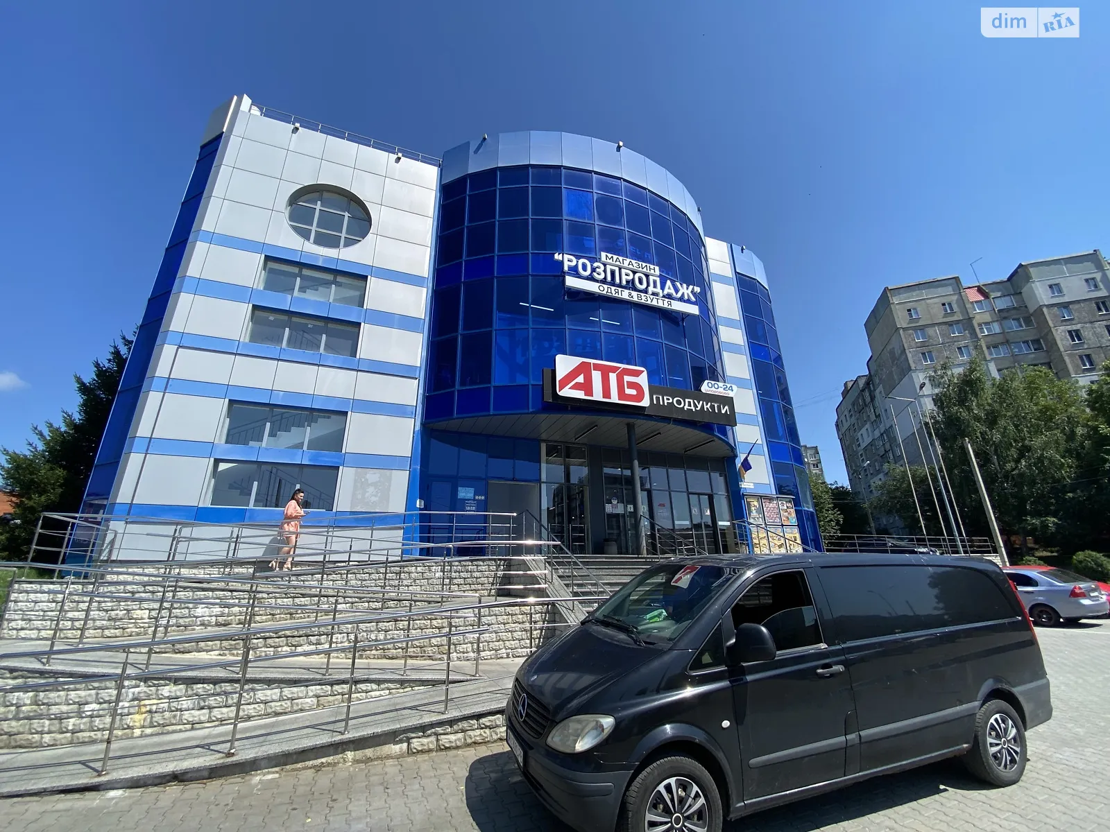 Сдается в аренду помещения свободного назначения 940 кв. м в 3-этажном здании, цена: 235000 грн - фото 1