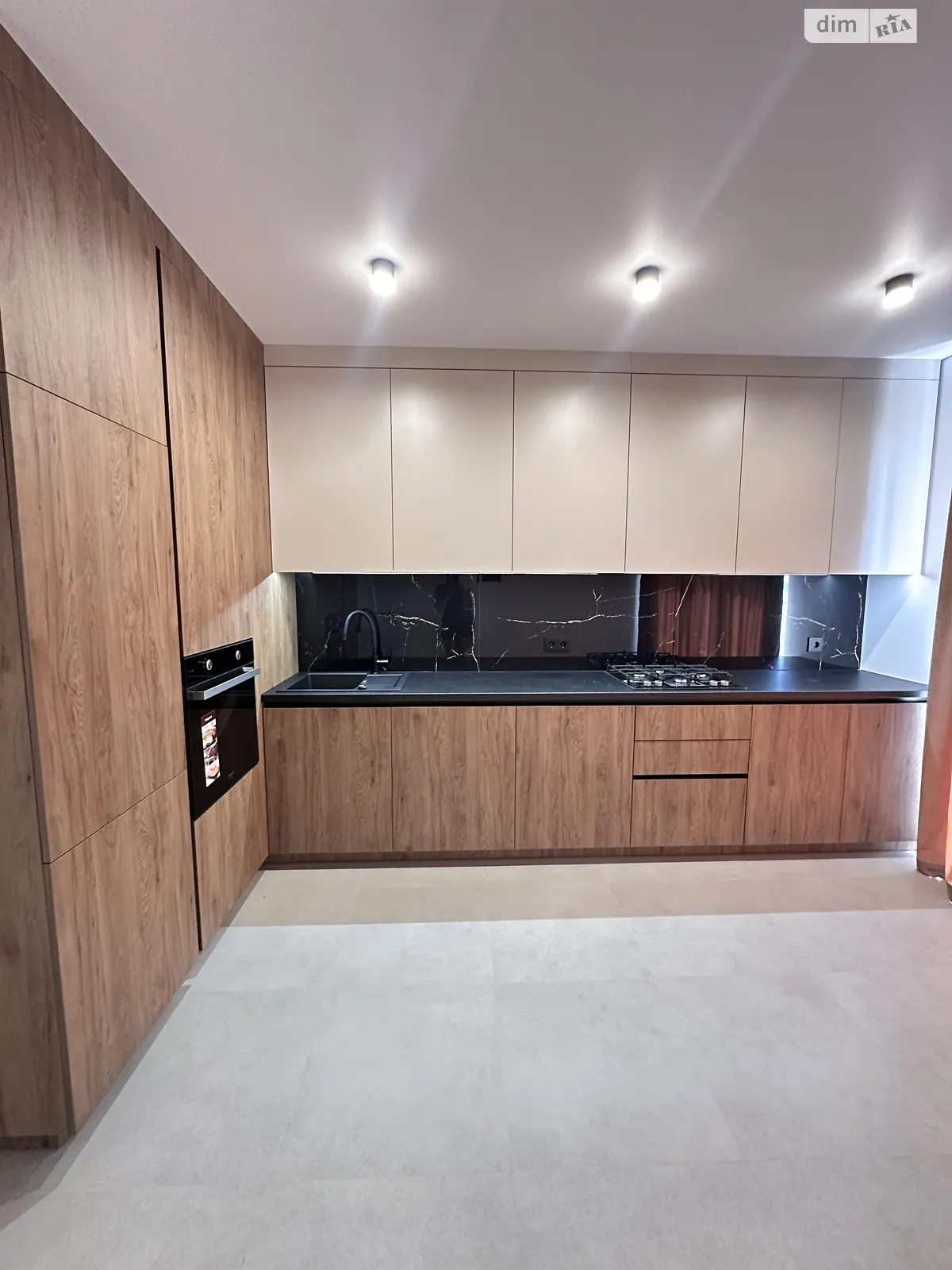 Продается 1-комнатная квартира 42 кв. м в Ровно, ул. Николая Боголюбова, 1 - фото 1