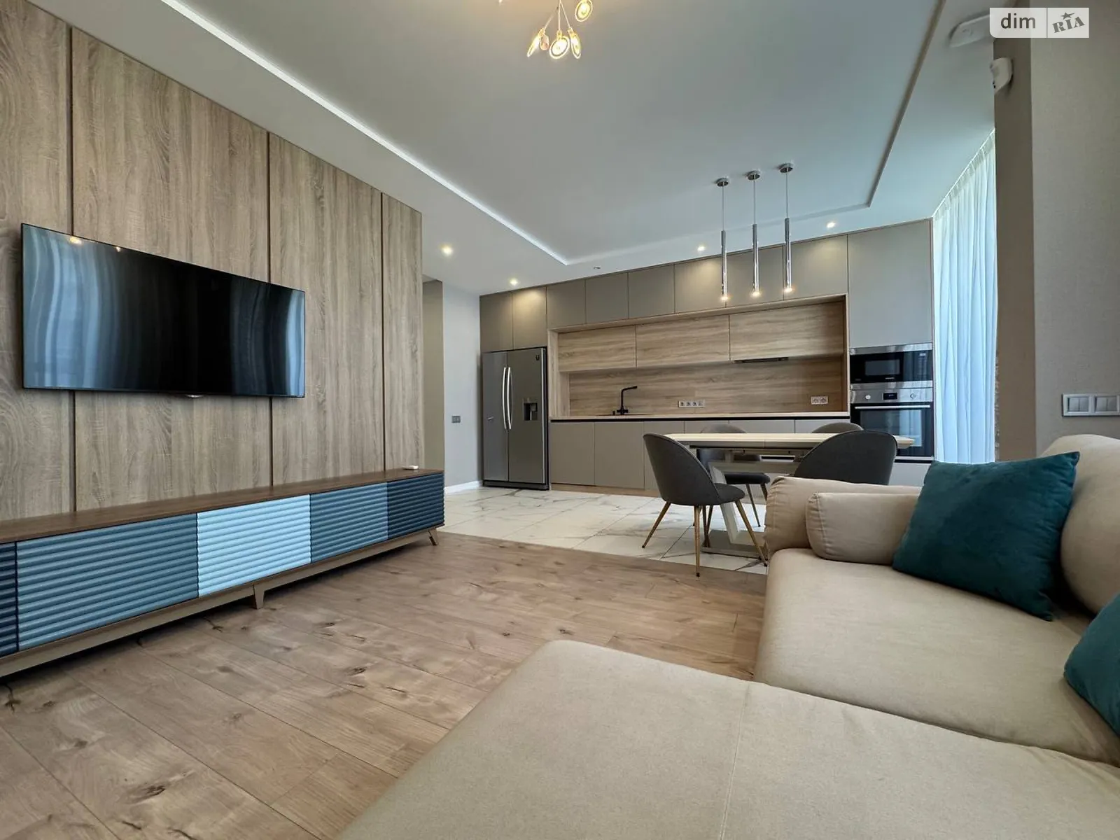 Продается 3-комнатная квартира 75 кв. м в Ирпене, ул. Университетская(Карла Маркса), 3/3 - фото 1