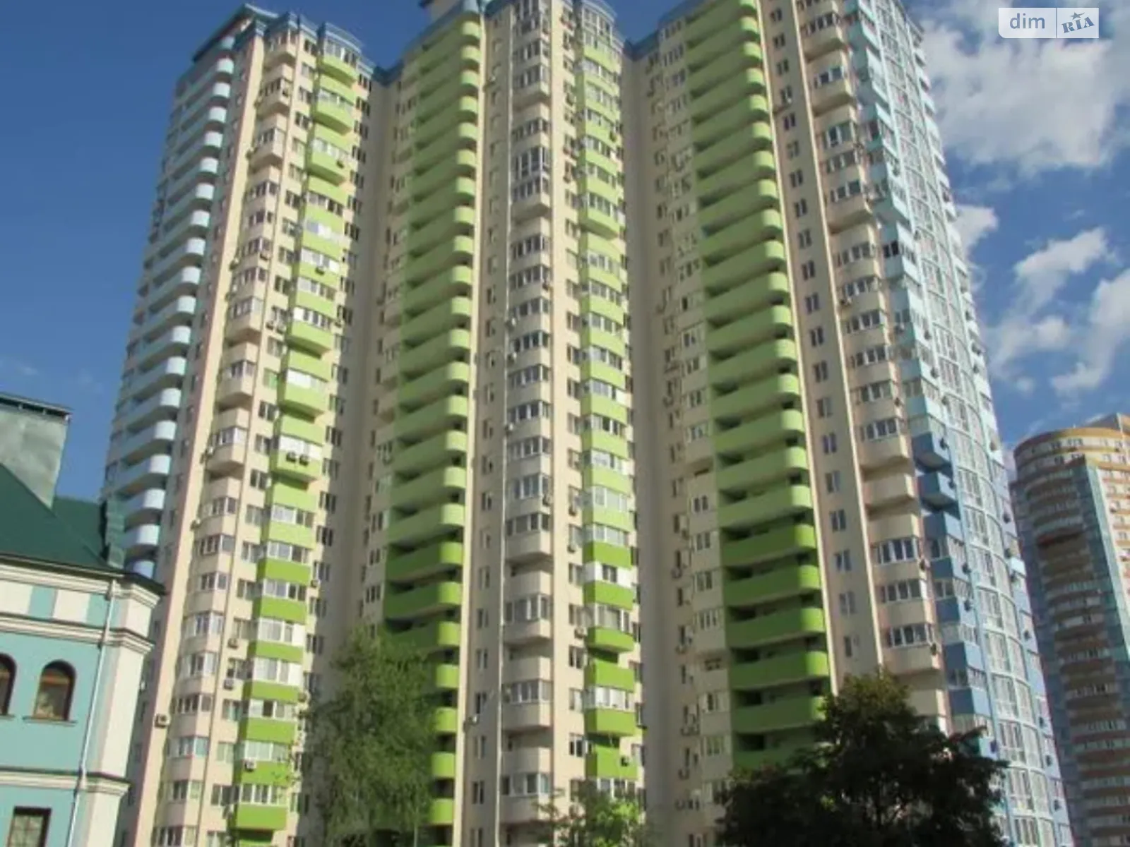 Продается подземный паркинг под легковое авто на 33.8 кв. м, цена: 32000 $ - фото 1